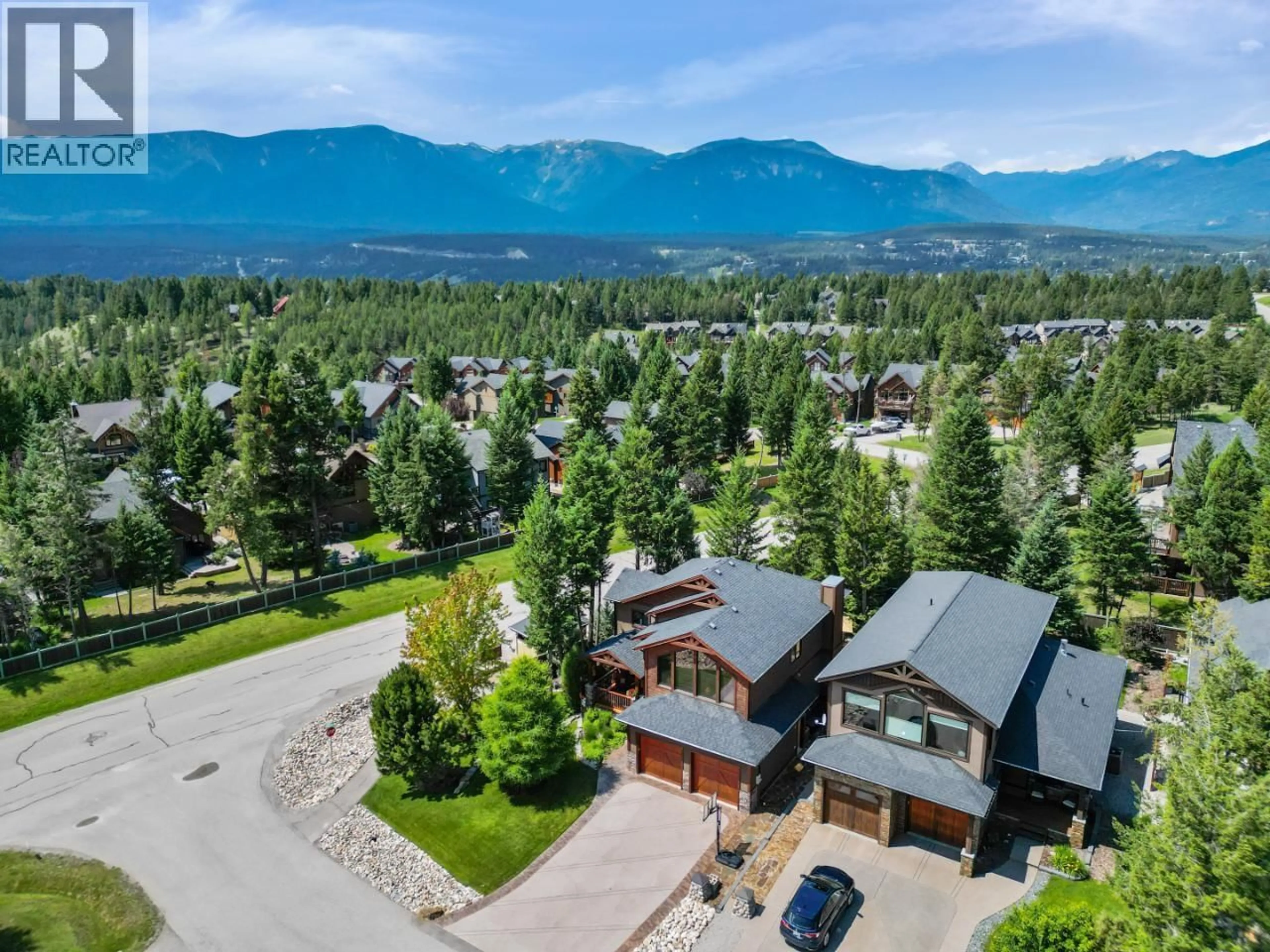 A pic from outside/outdoor area/front of a property/back of a property/a pic from drone, mountain view for 885 COPPERVIEW CLOSE, Windermere British Columbia V0A1K3