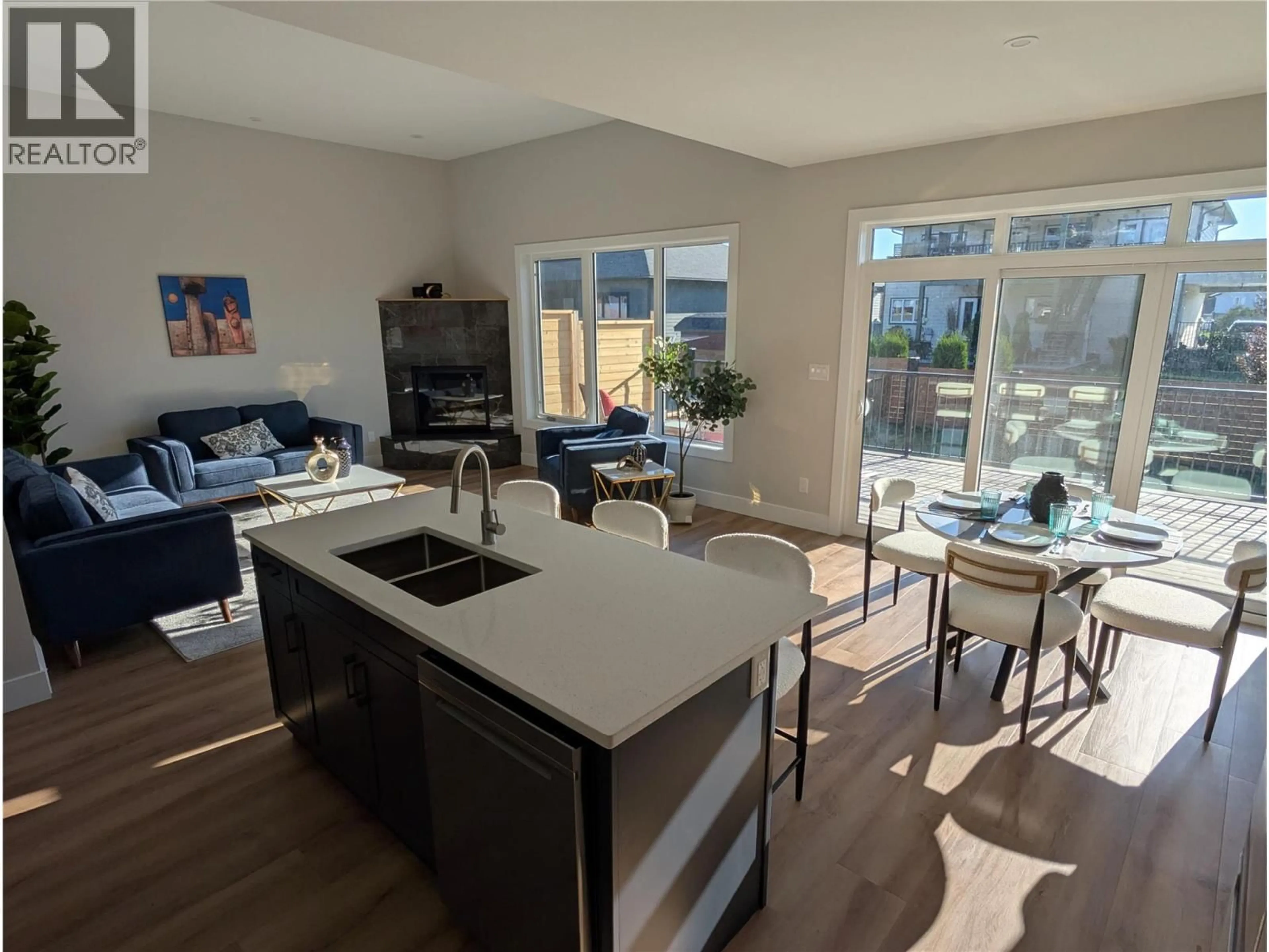 Open concept kitchen, unknown for 718 ST MARY RIVER DRIVE, Kimberley British Columbia V1A3J3