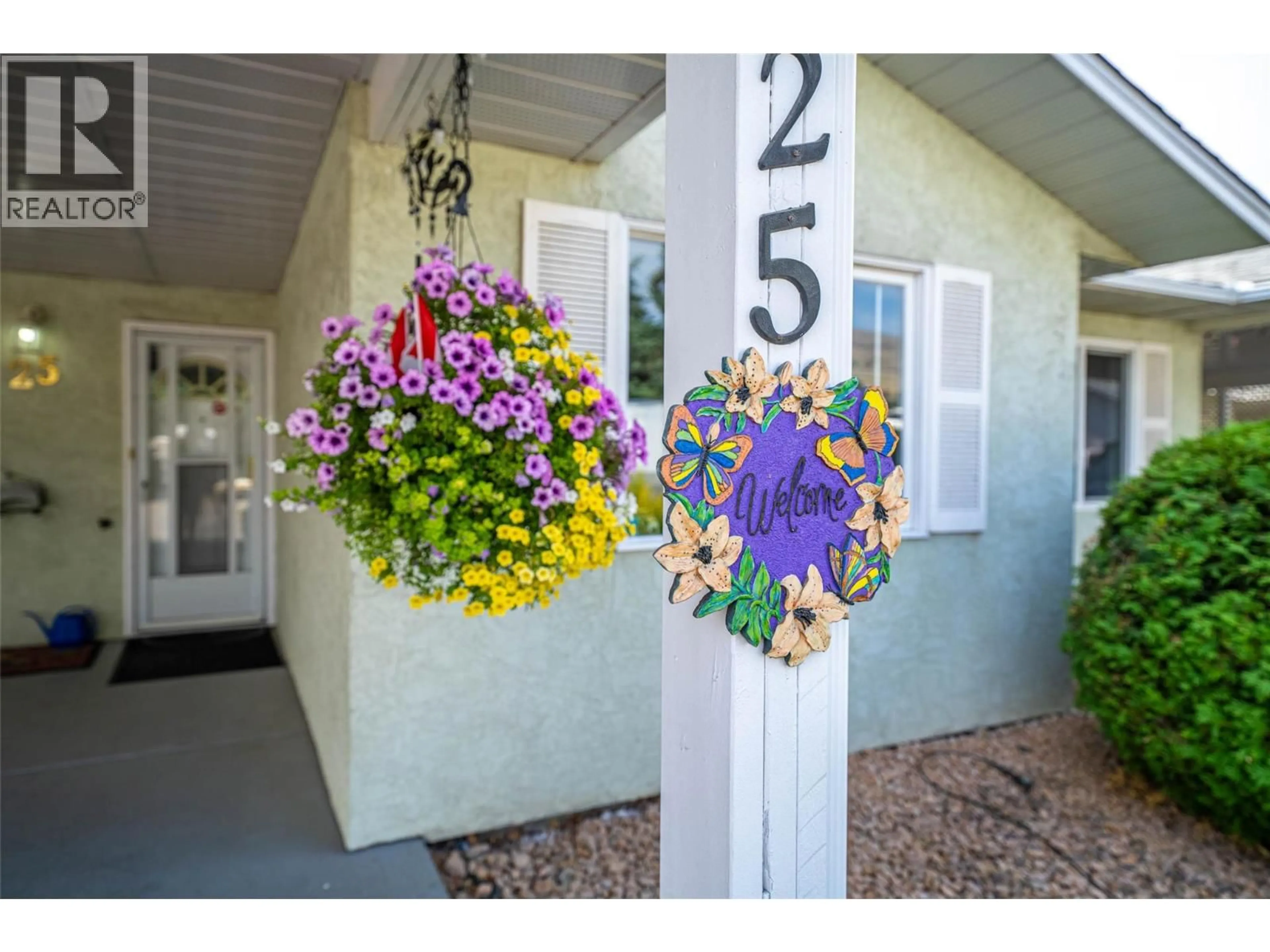 Indoor entryway for 25 - 3900 27 AVENUE, Vernon British Columbia V1T9E6