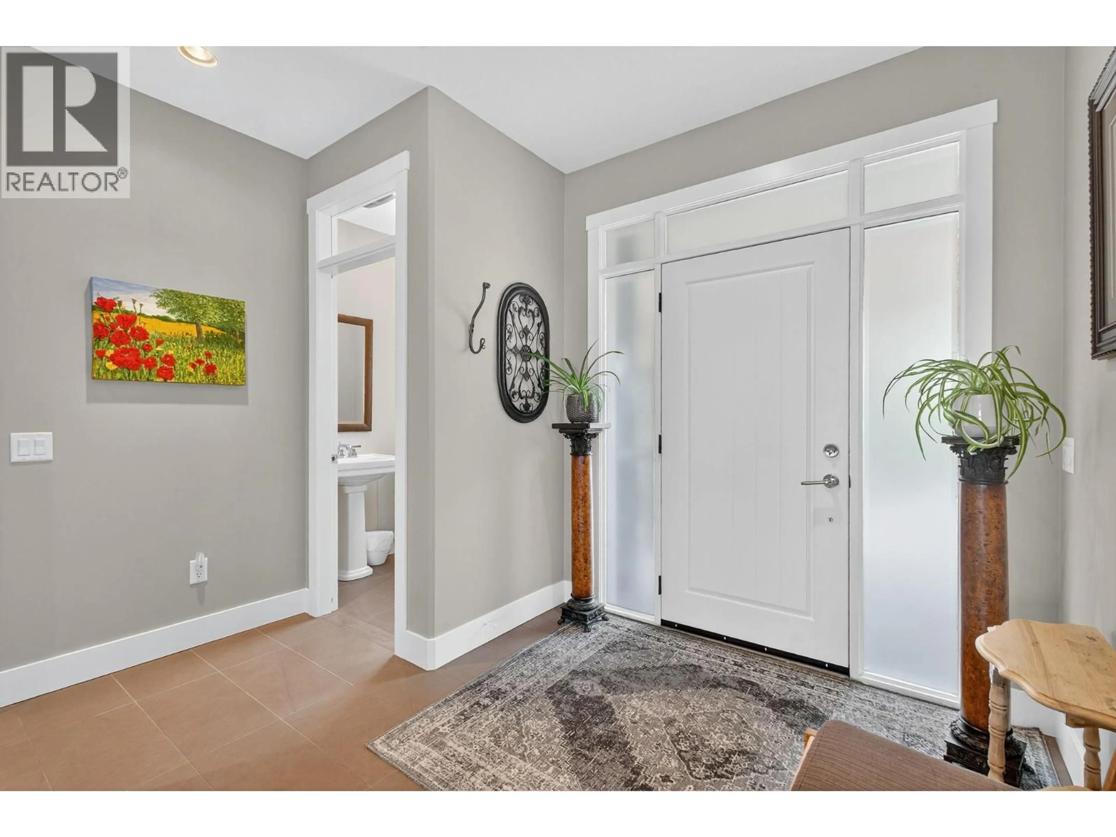 Indoor entryway for 3751 LORNELL COURT, Peachland British Columbia V0H1X2