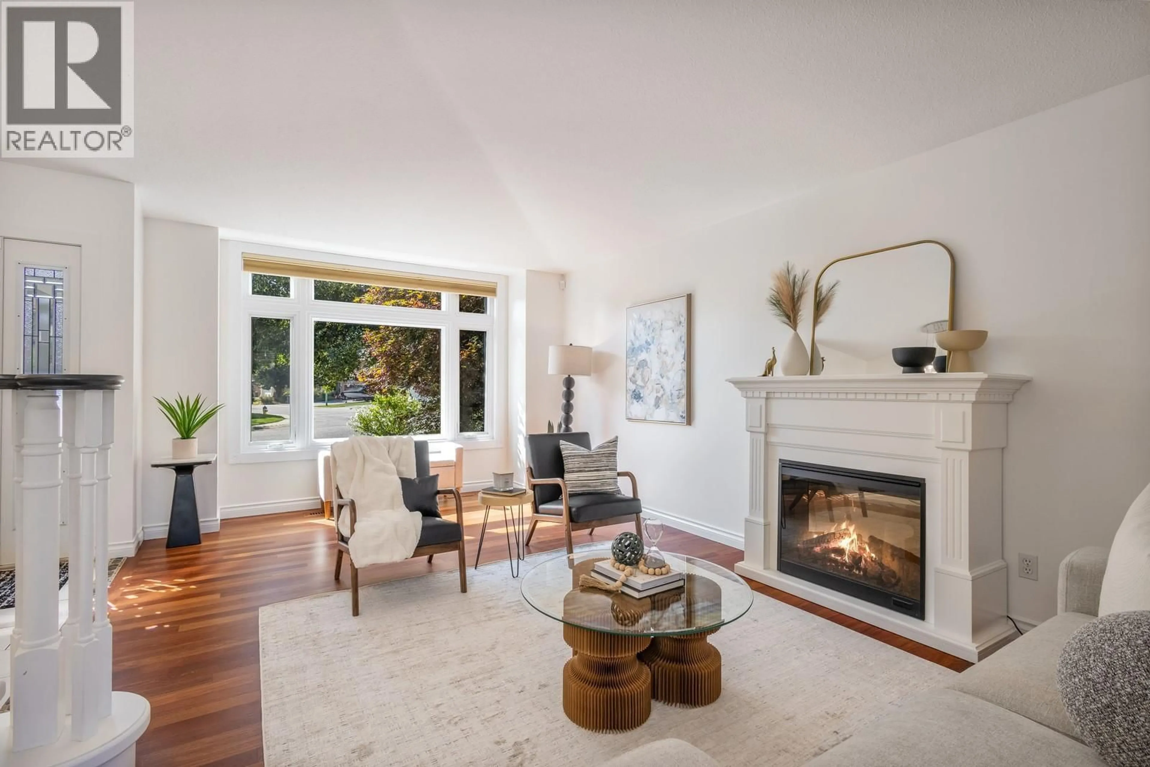 Living room with furniture, unknown for 844 MISSION SPRINGS CRESCENT, Kelowna British Columbia V1W3L9