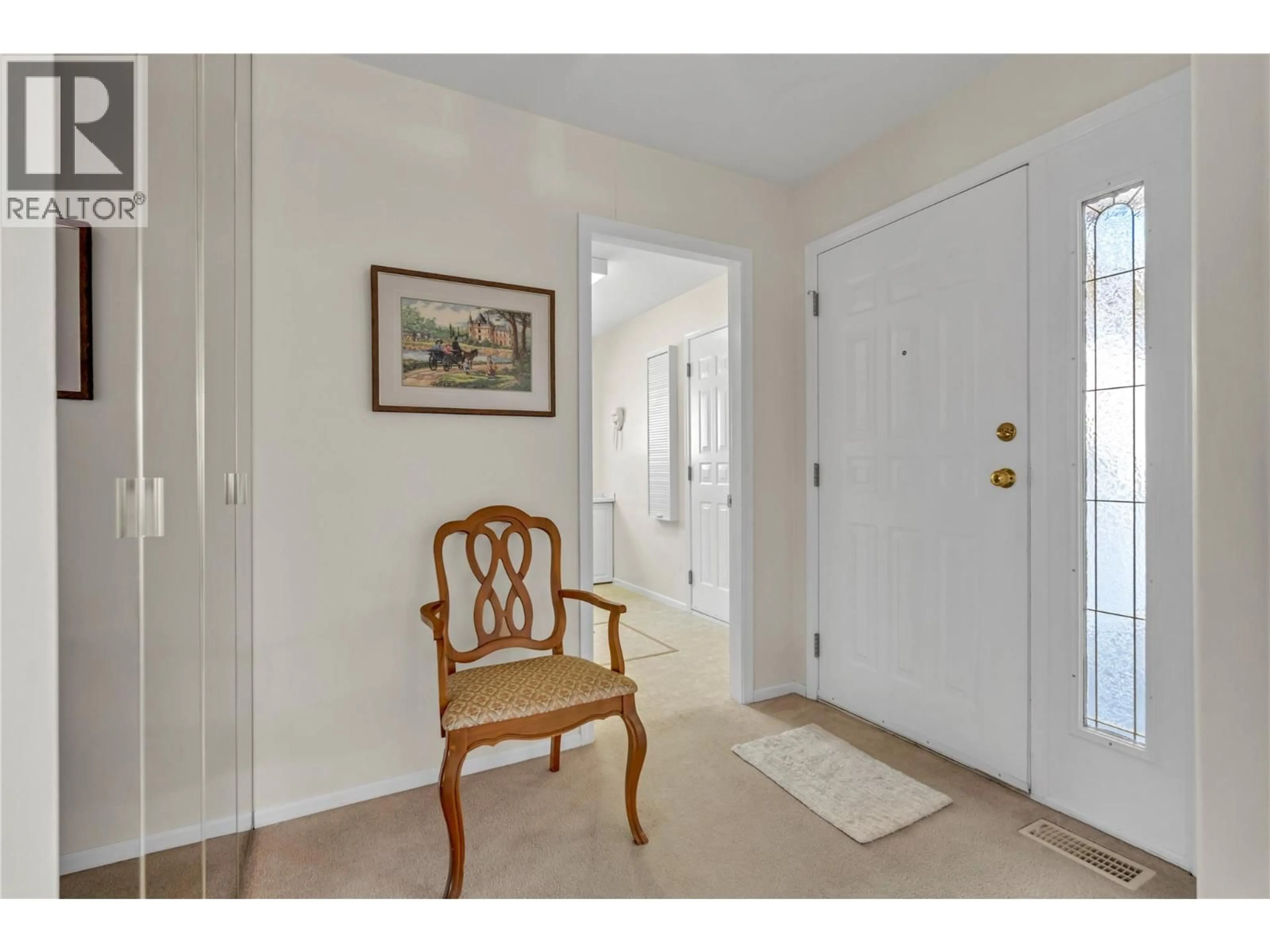 Indoor entryway for 97 - 3333 SOUTH MAIN STREET, Penticton British Columbia V2A8J8