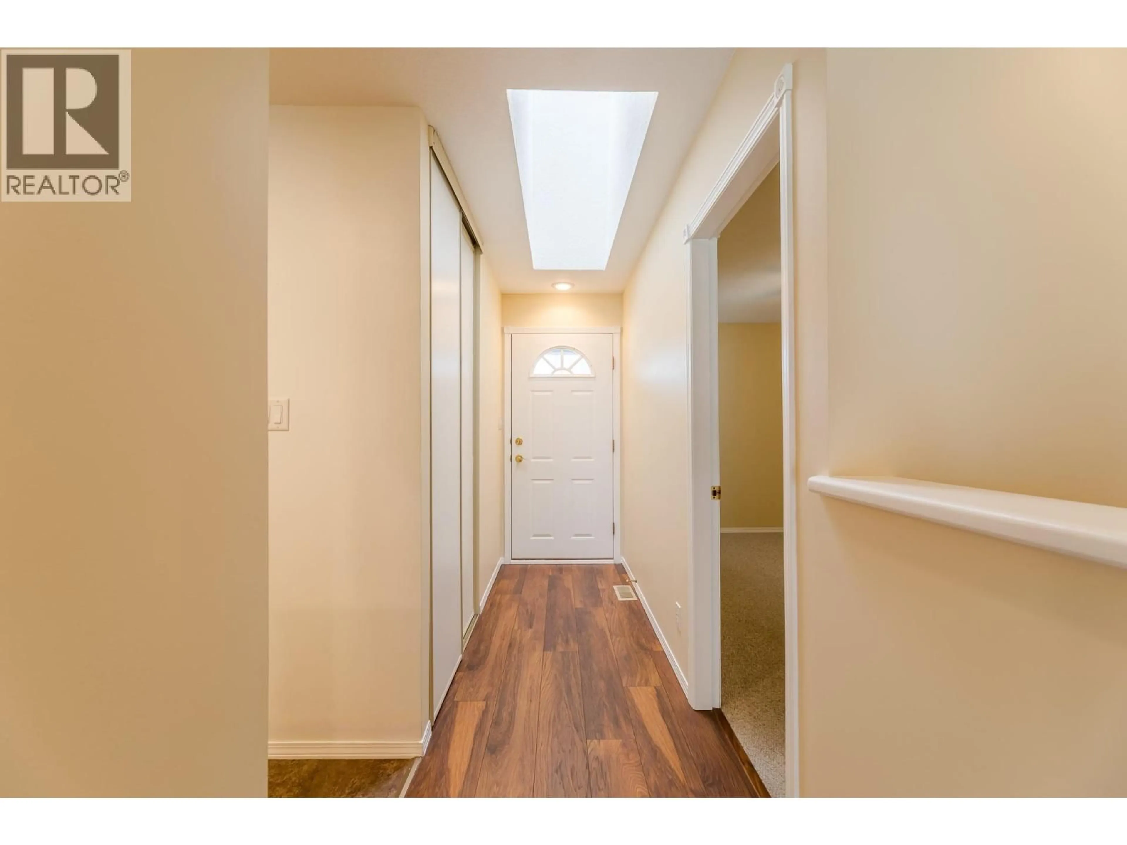 Indoor entryway for 10 - 11121 SCOTT STREET, Summerland British Columbia V0H1Z0