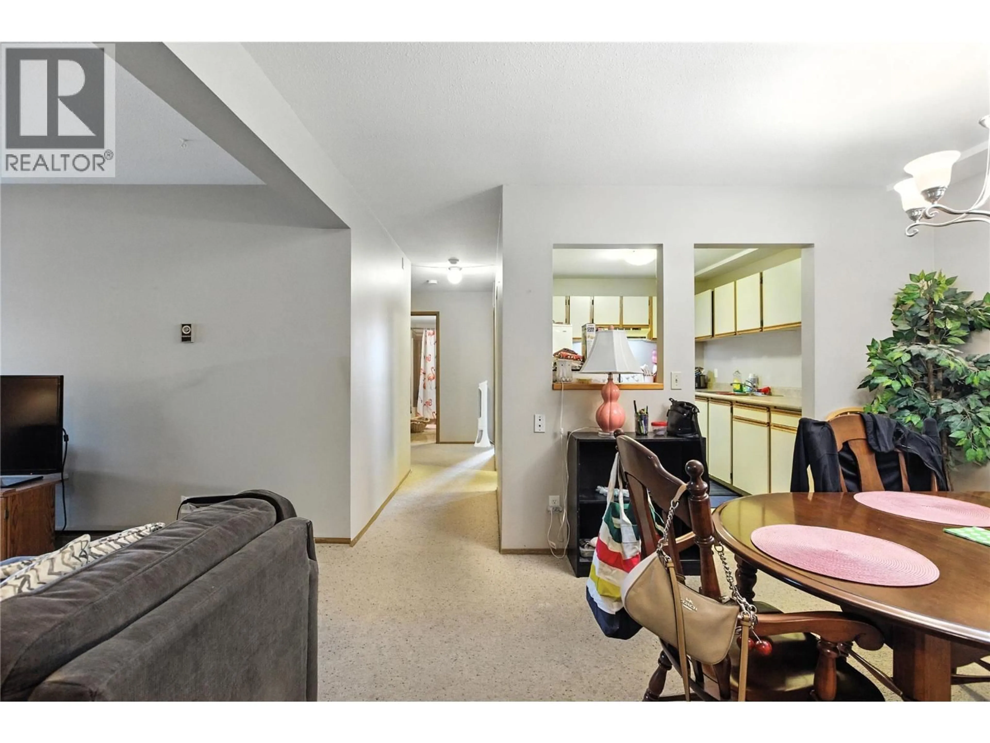 A pic of a room for 306 - 44 WHITESHIELD CRESCENT SOUTH, Kamloops British Columbia V2E2J1