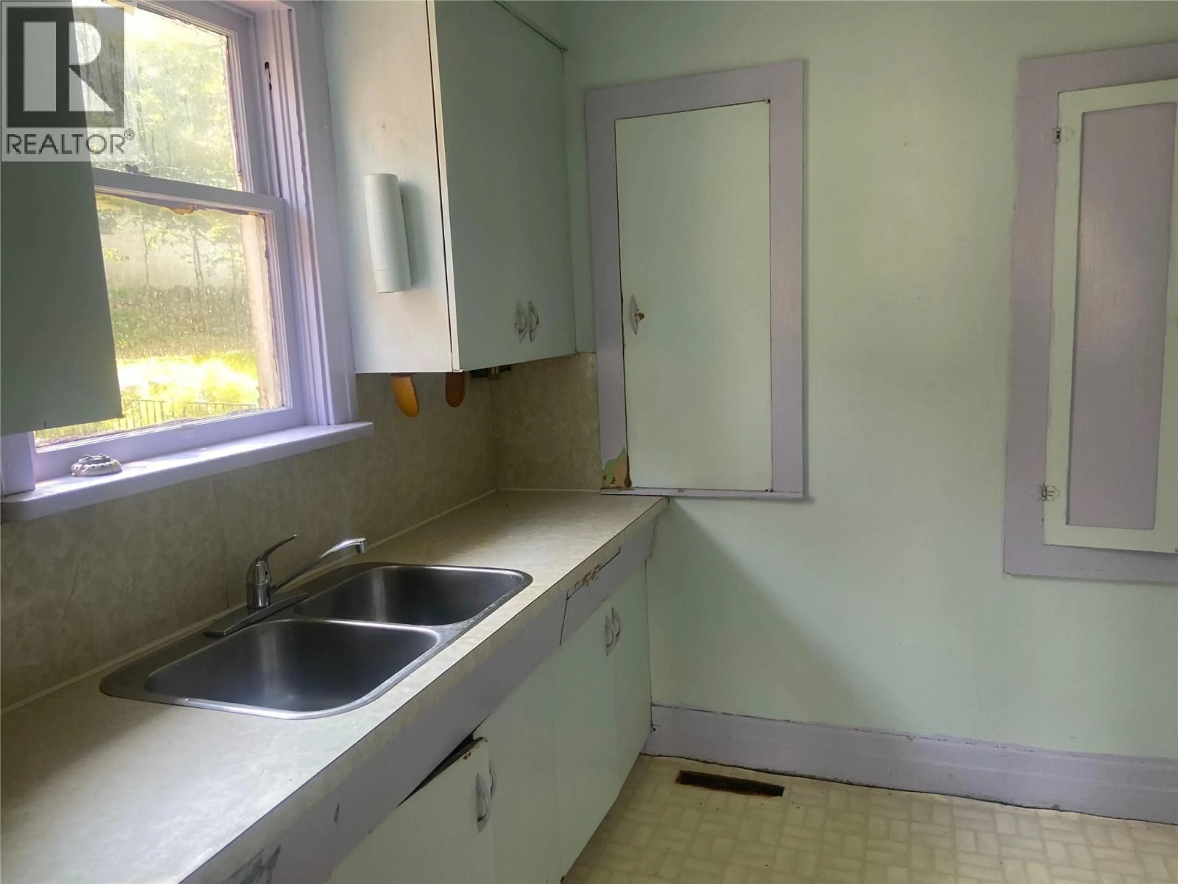Standard kitchen, unknown for 1410 RAVINE STREET, Trail British Columbia V1R3W2