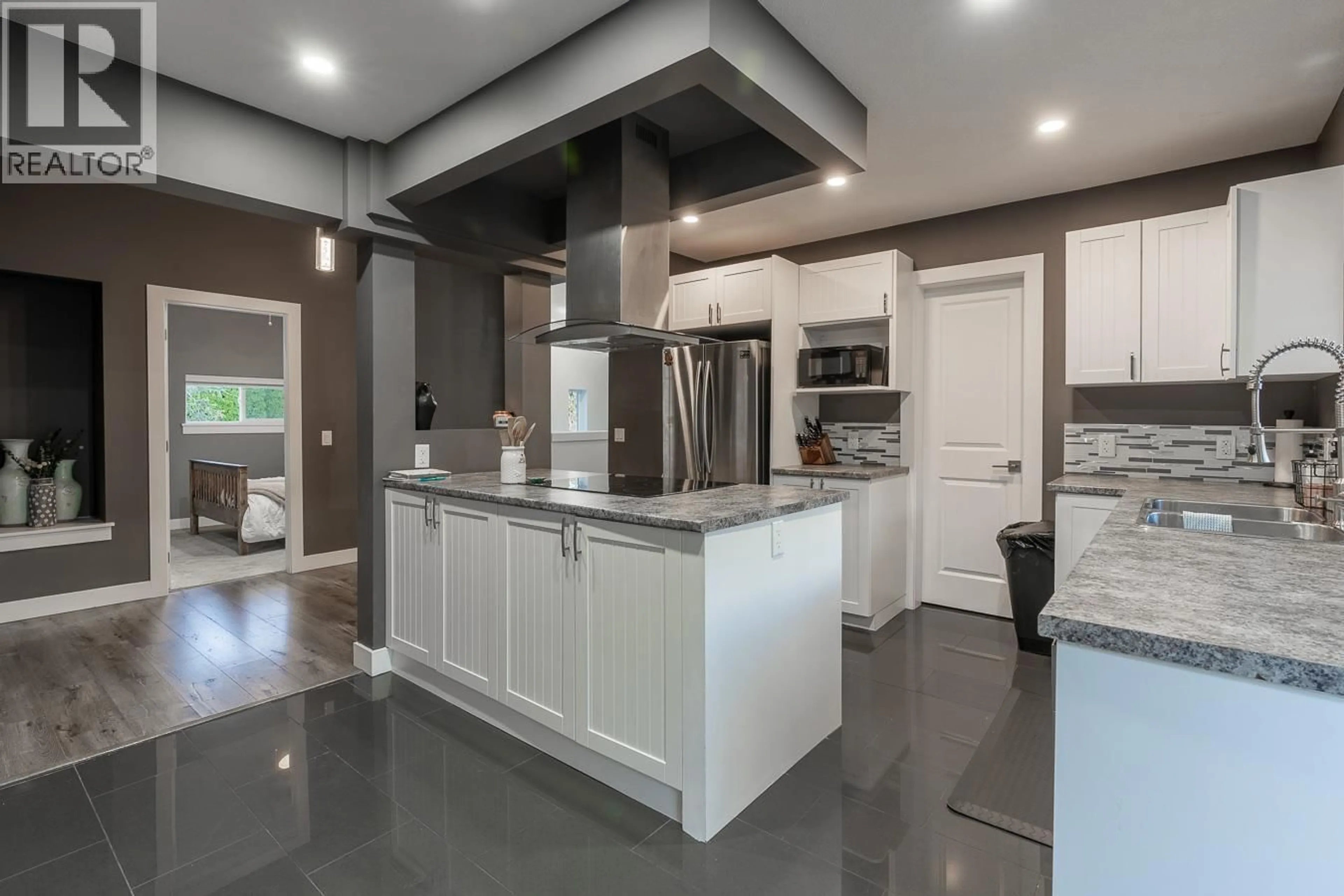 Open concept kitchen, unknown for 4349 YELLOWHEAD HIGHWAY, Kamloops British Columbia V2H1N4
