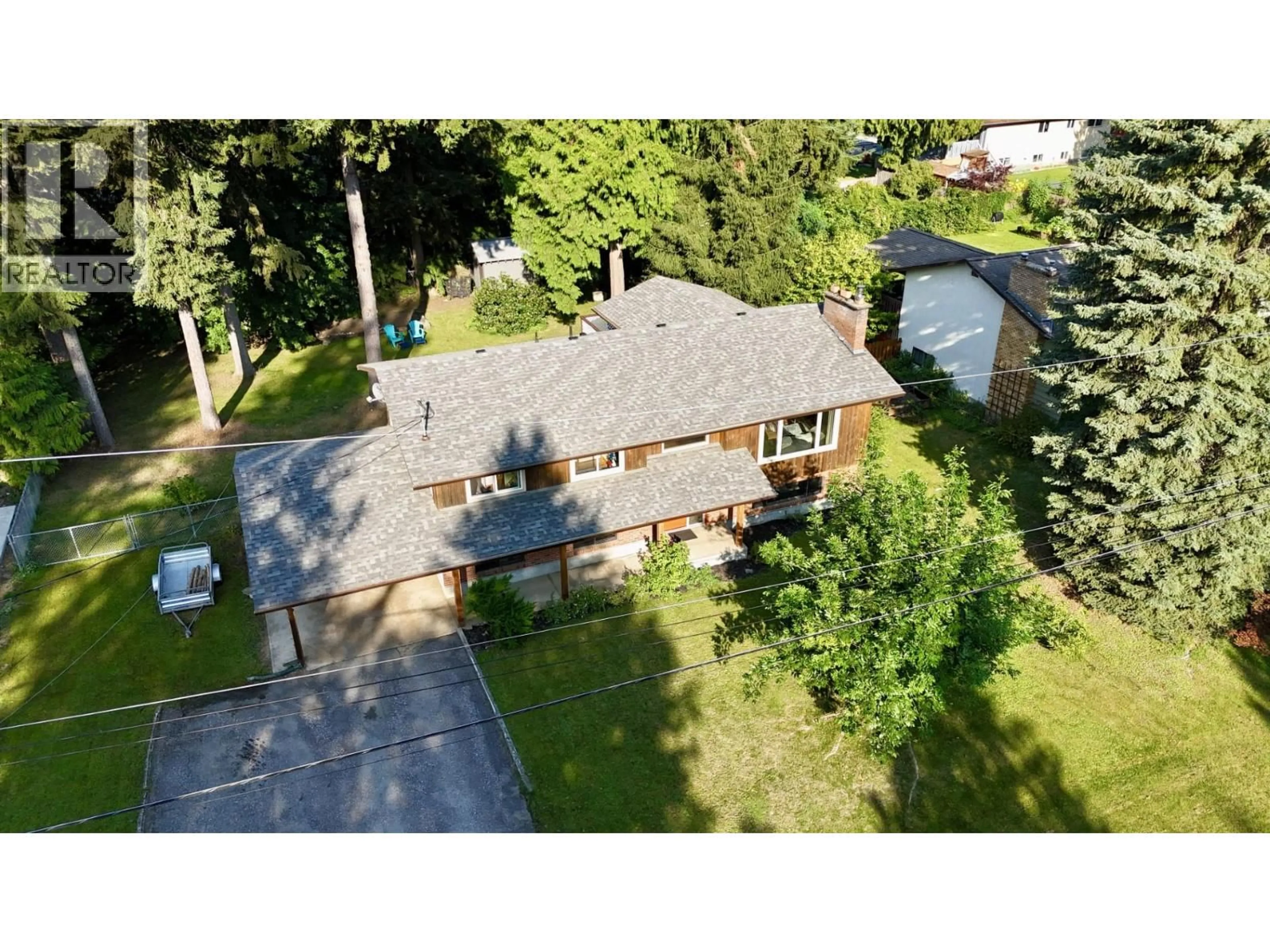 A pic from outside/outdoor area/front of a property/back of a property/a pic from drone, street for 1637 BIRCH DRIVE, Revelstoke British Columbia V0E2S1