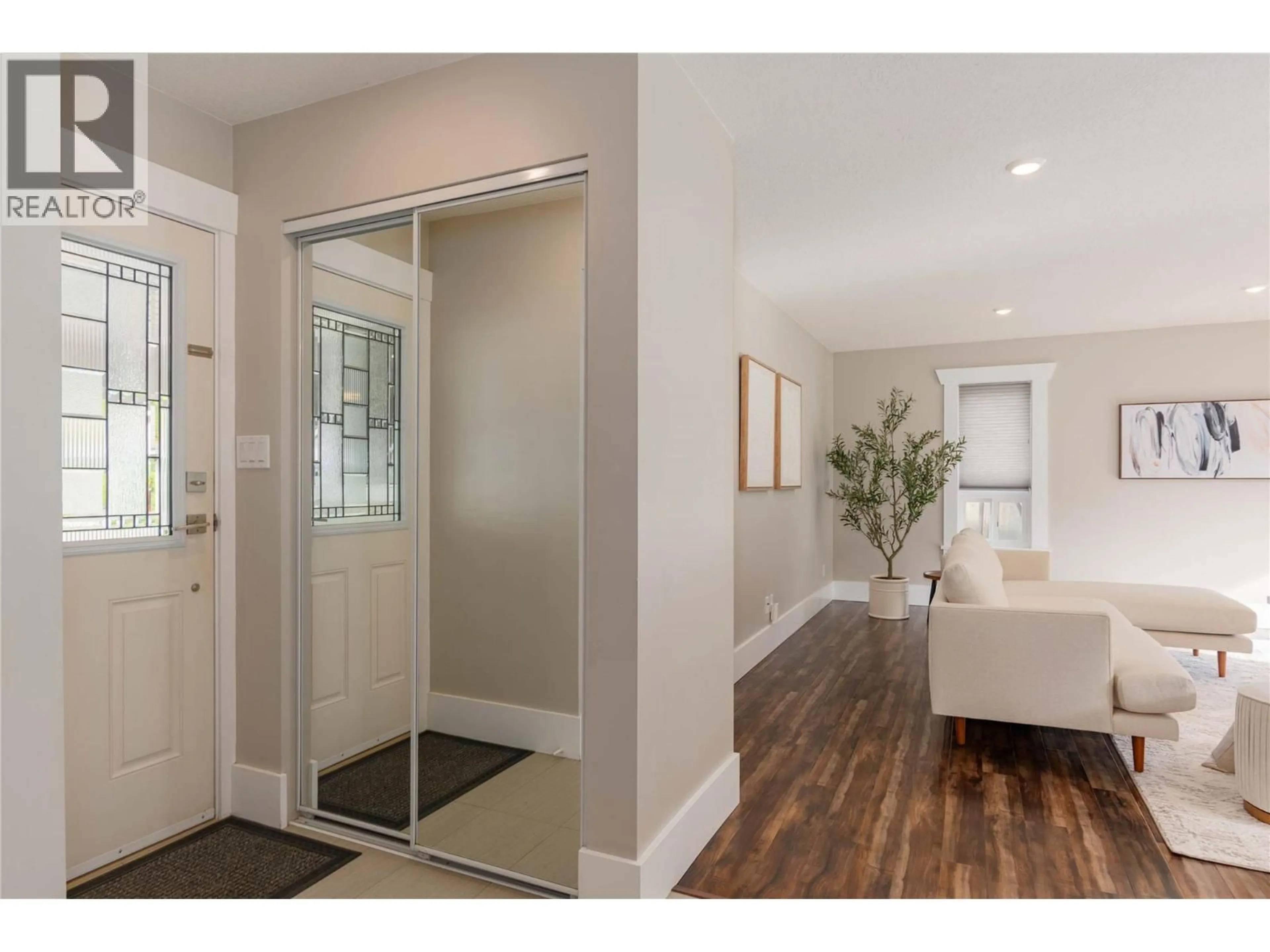 Indoor entryway for 108 RITCHIE AVENUE, Trail British Columbia V1R1G9