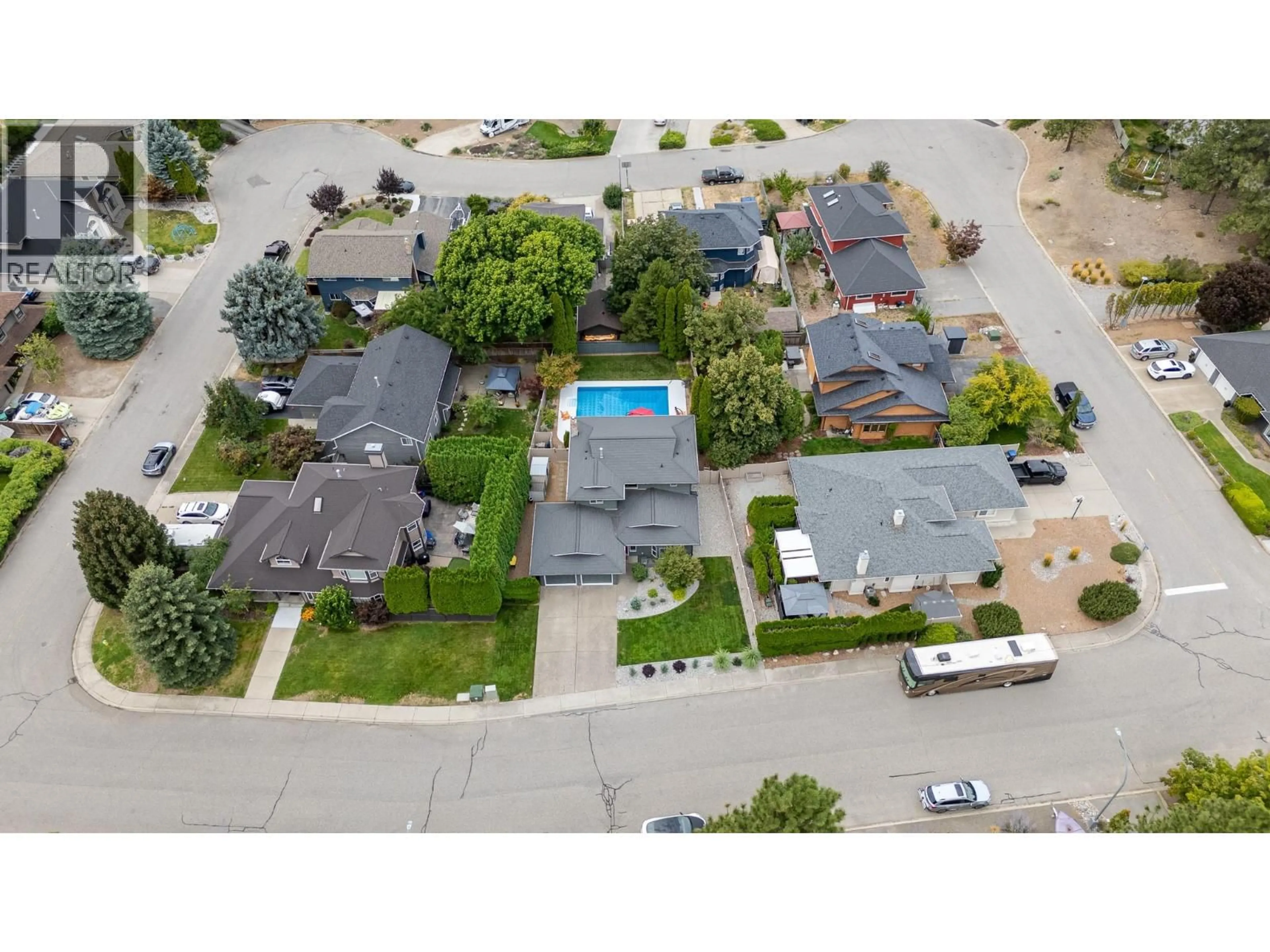 A pic from outside/outdoor area/front of a property/back of a property/a pic from drone, street for 2651 EVERGREEN DRIVE, Penticton British Columbia V2A8C6