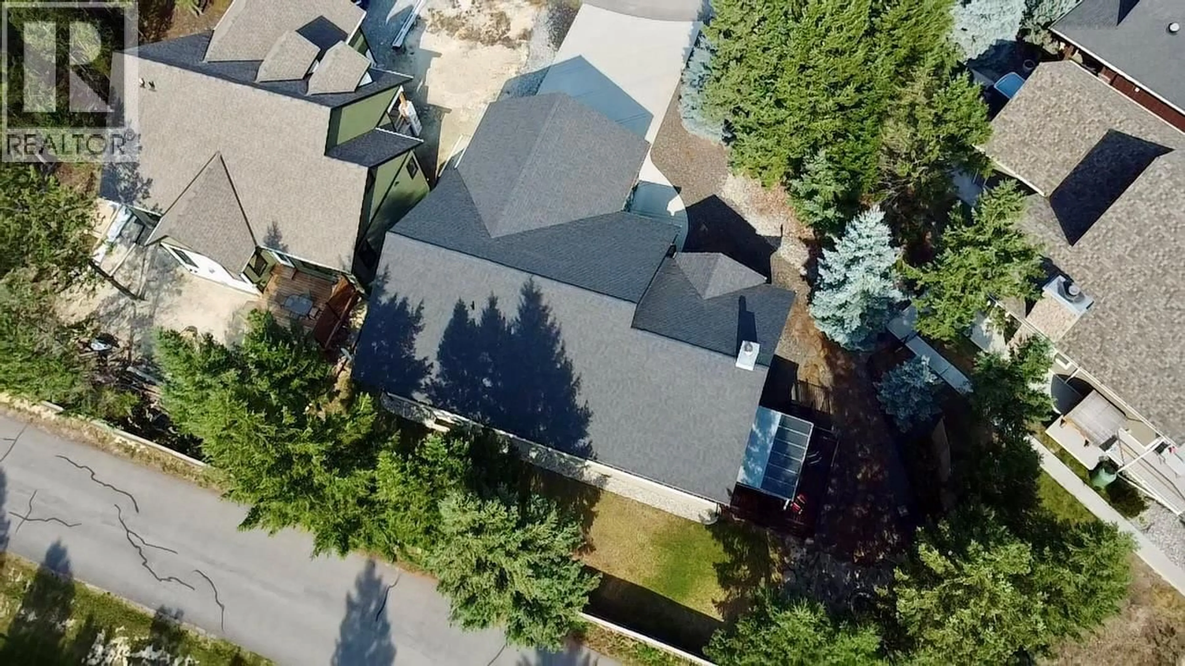 A pic from outside/outdoor area/front of a property/back of a property/a pic from drone, street for 948 COPPER POINT WAY, Invermere British Columbia V0A1K3
