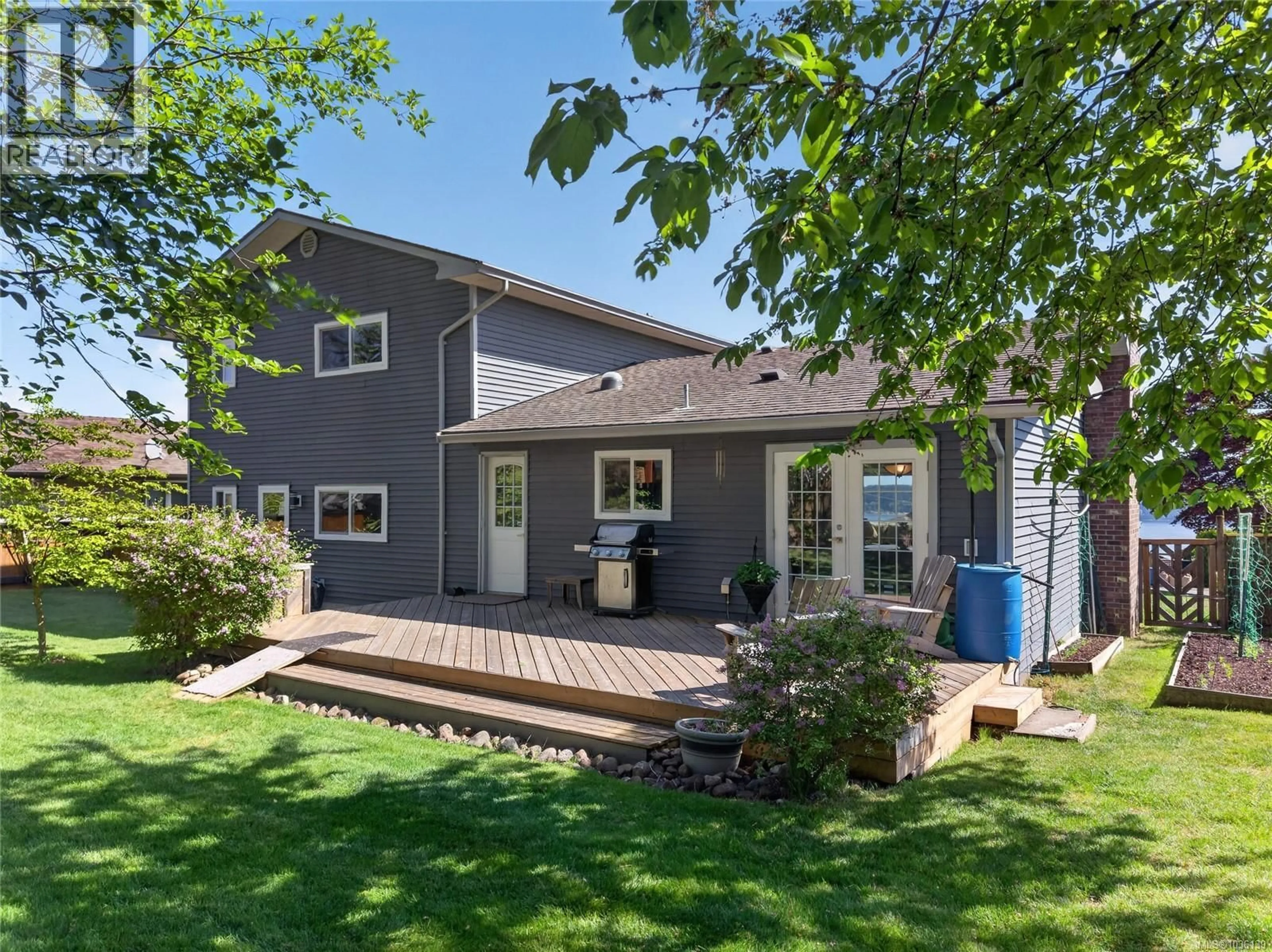 Home with vinyl exterior material, street for 450 MCLEAN STREET SOUTH, Campbell River British Columbia V9W5W1
