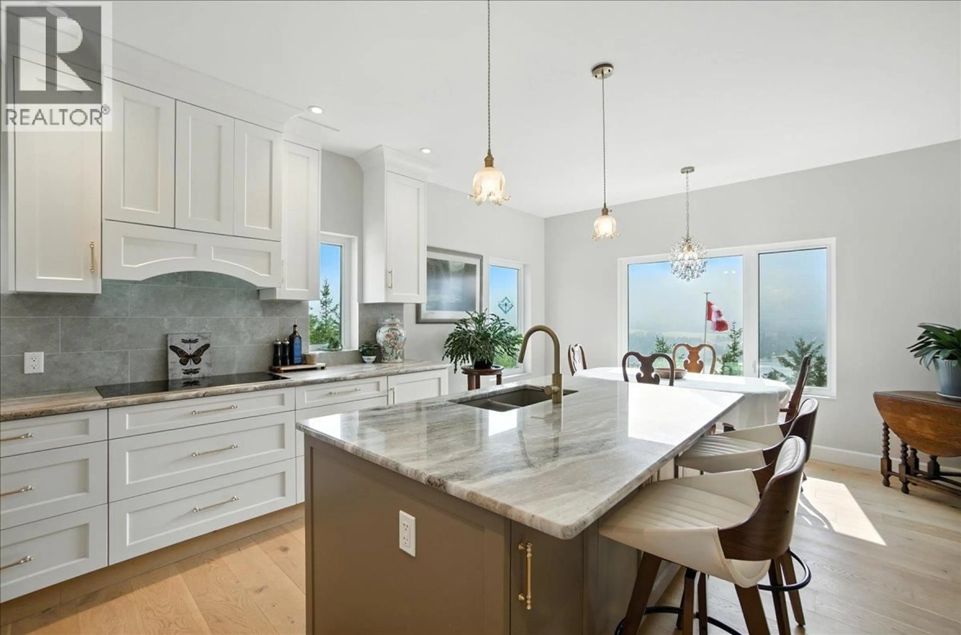 Open concept kitchen, ceramic/tile floor for 320 MOUNTAIN VIEW DRIVE, Nelson British Columbia V1L0A7