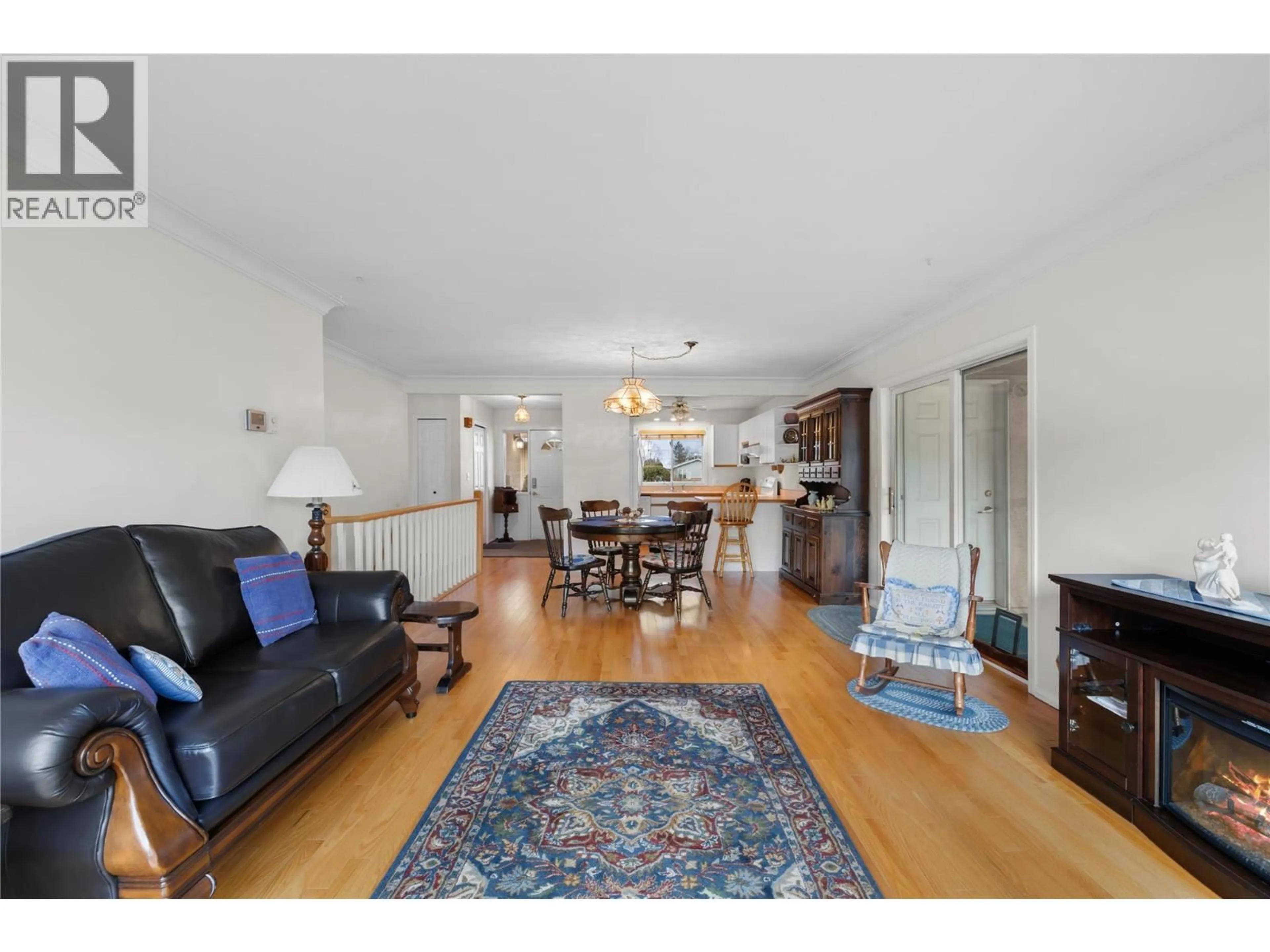 Living room with furniture, unknown for 6 - 518 18TH AVENUE SOUTH, Creston British Columbia V0B1G5