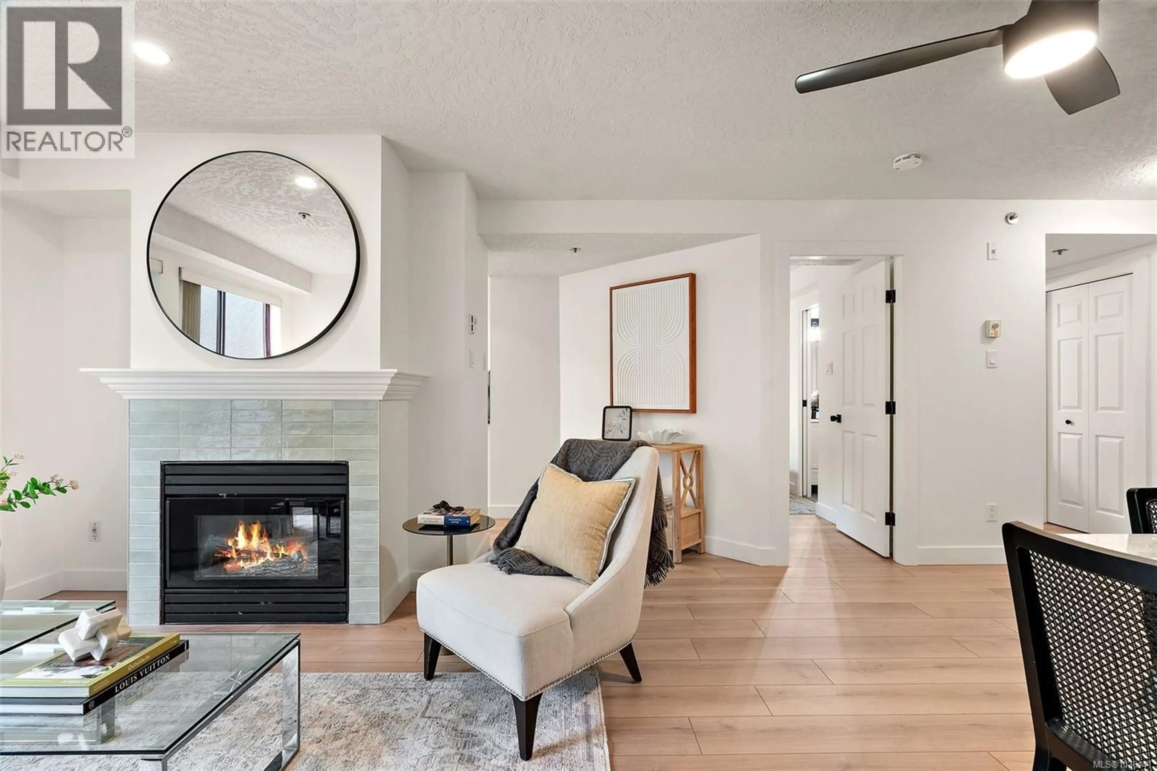 Living room with furniture, unknown for 205 - 520 DUNEDIN STREET, Victoria British Columbia V8T2L6