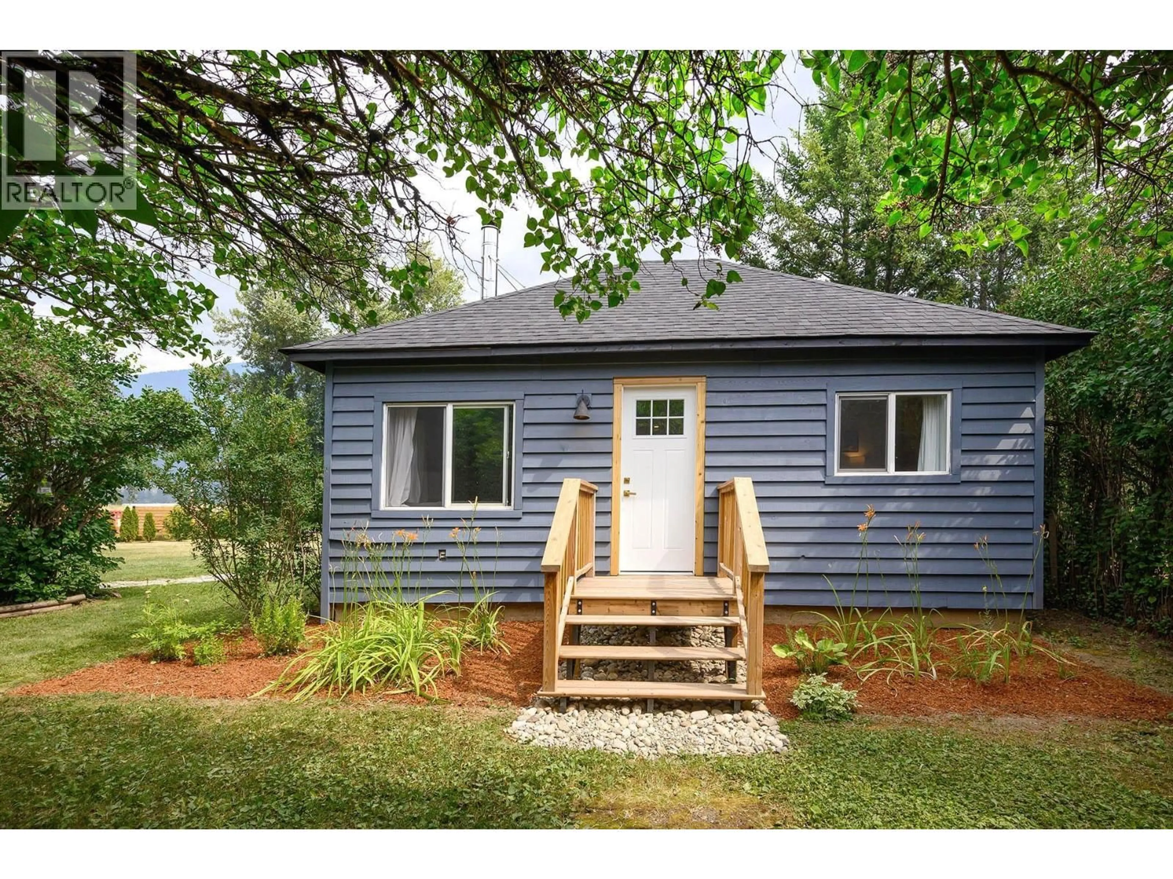 Home with vinyl exterior material, unknown for 1615 BIRCH ISLAND LOST CRK ROAD, Clearwater British Columbia V0E1N1