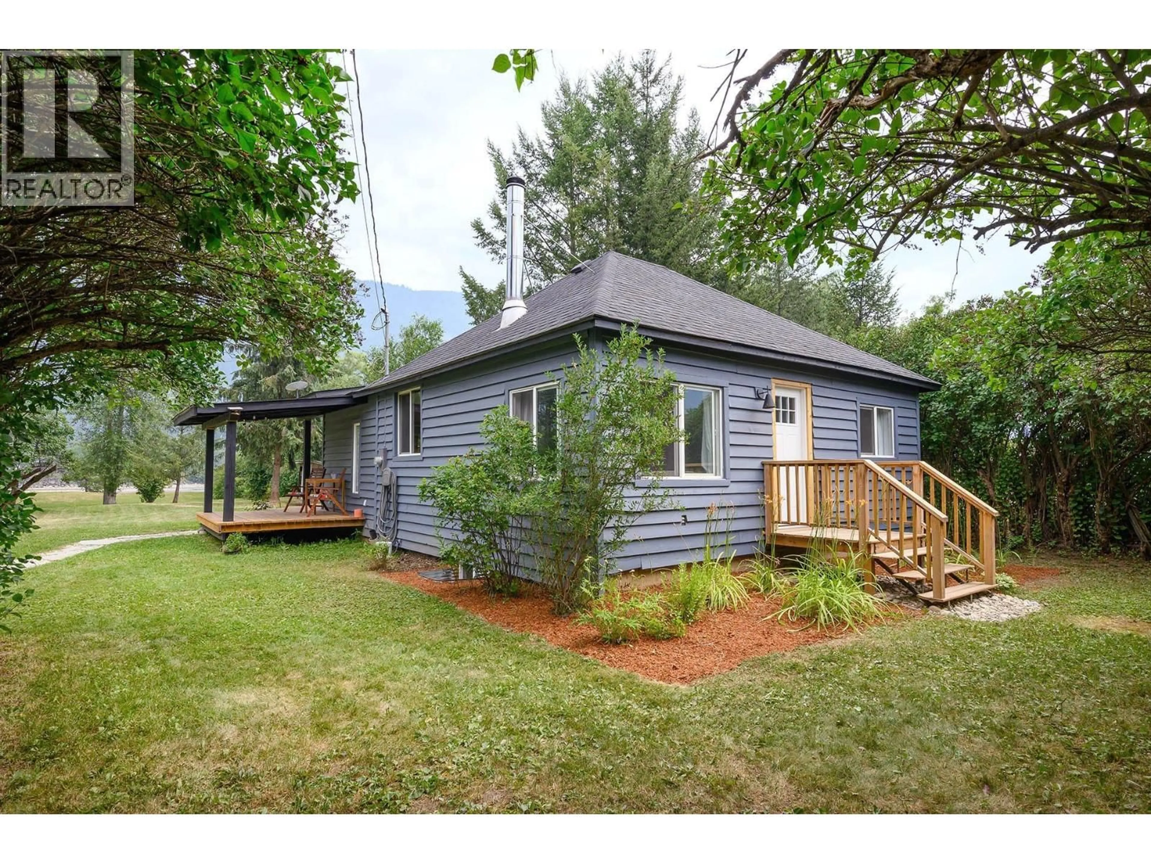 Home with vinyl exterior material, unknown for 1615 BIRCH ISLAND LOST CRK ROAD, Clearwater British Columbia V0E1N1