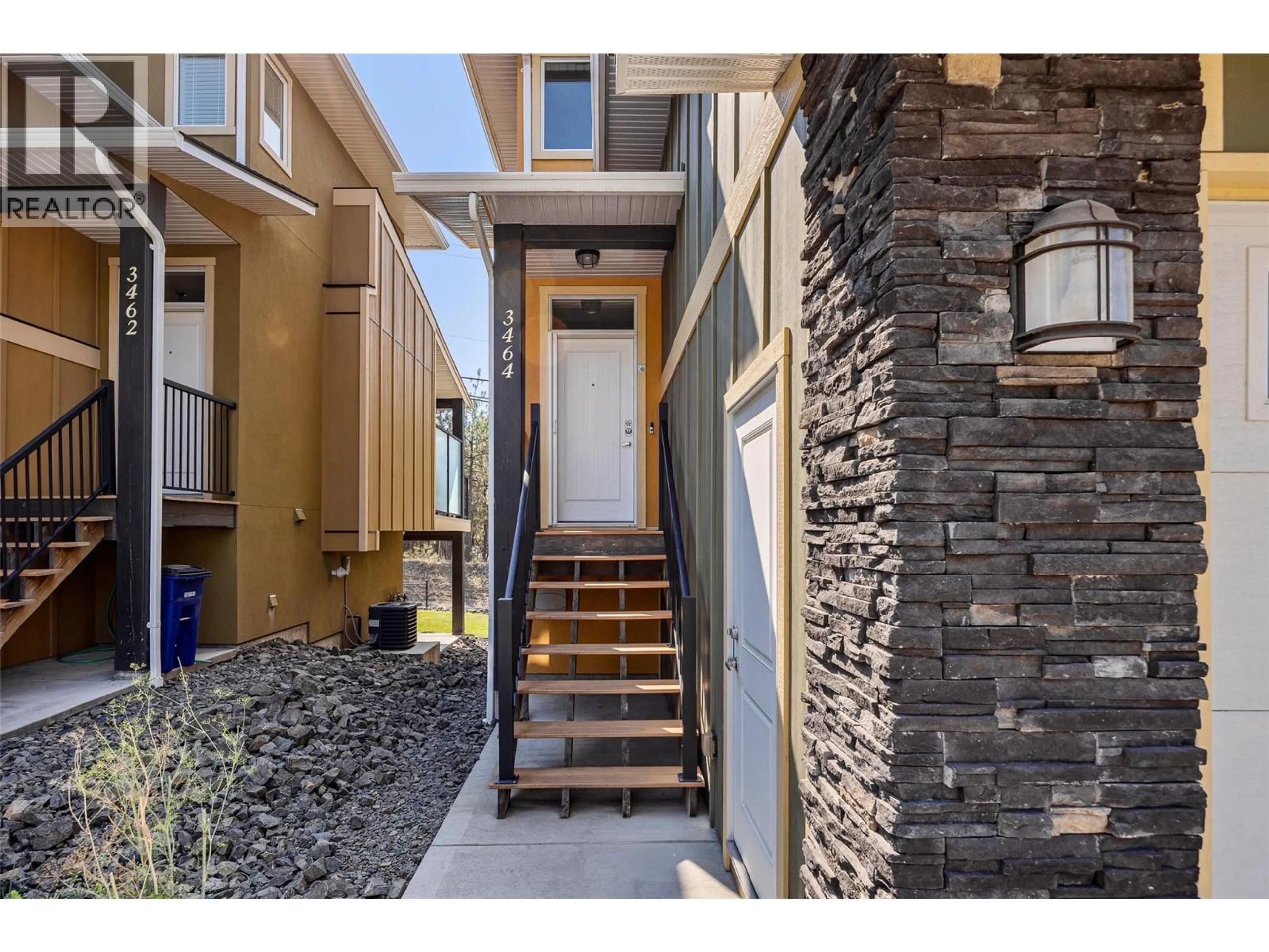 Indoor entryway for 3464 COUGAR ROAD, West Kelowna British Columbia V4T2G9