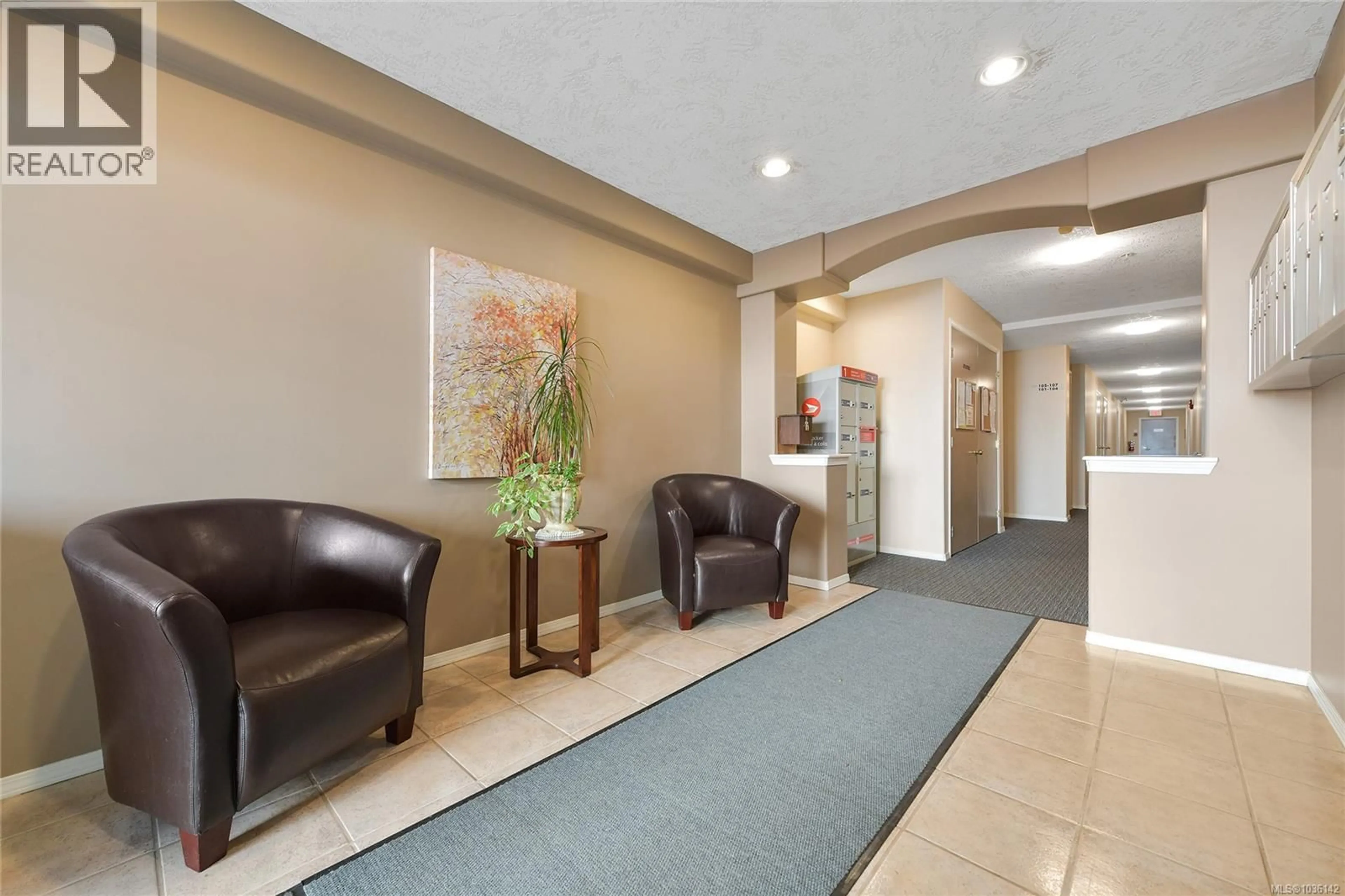Lobby for 105 - 740 TRUNK ROAD, Duncan British Columbia V9L2R6