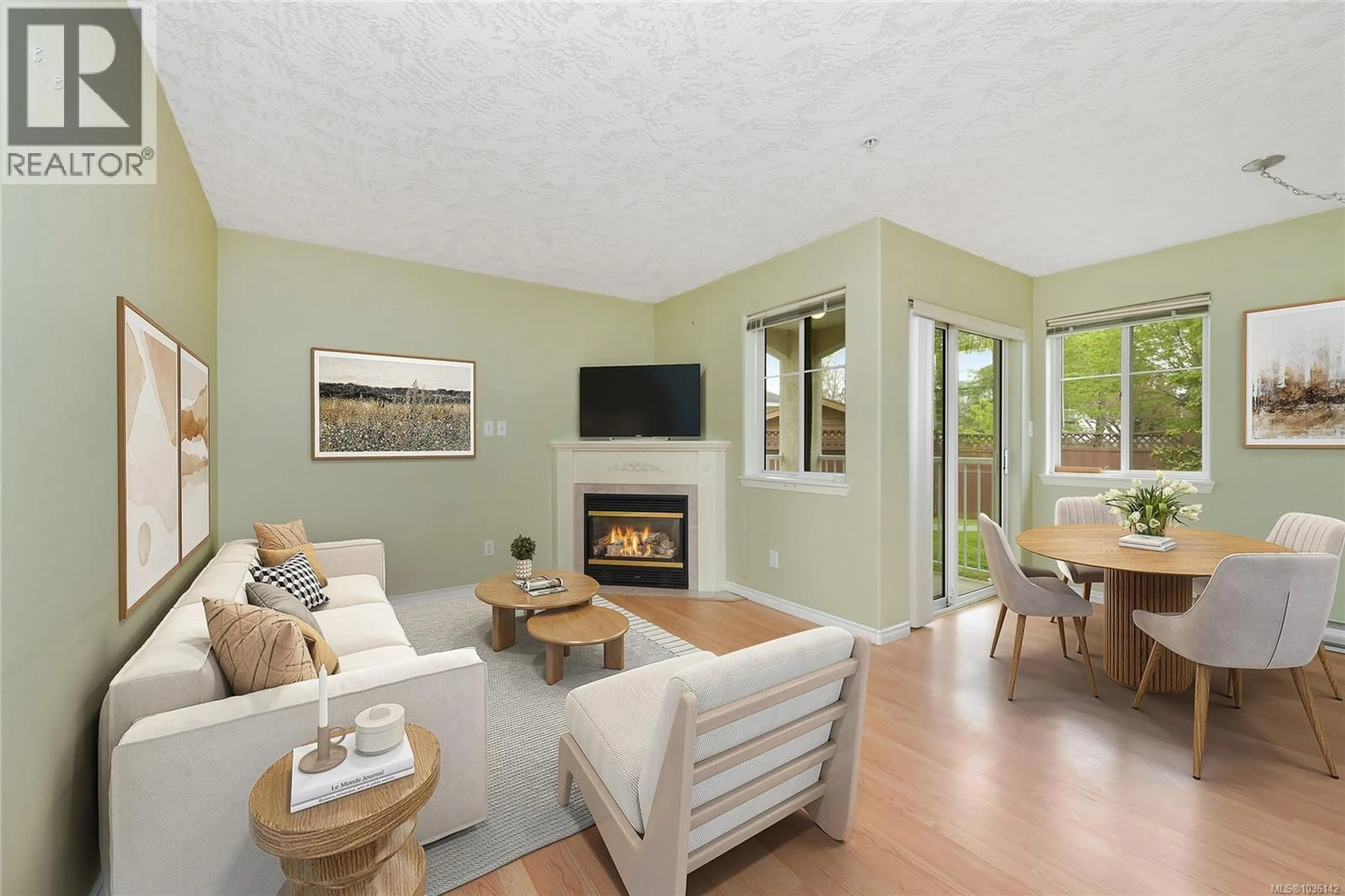Living room with furniture, unknown for 105 - 740 TRUNK ROAD, Duncan British Columbia V9L2R6