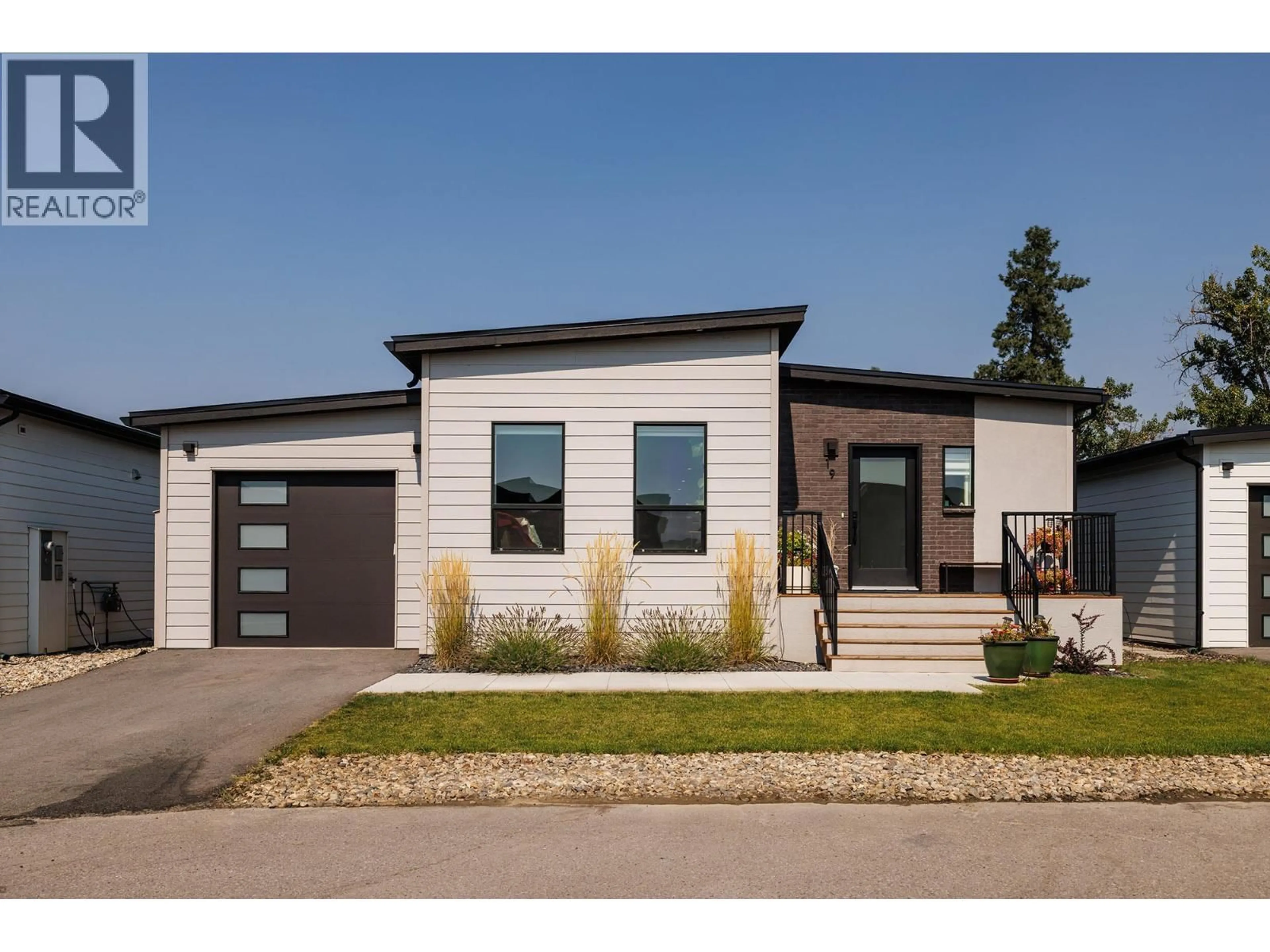 Home with vinyl exterior material, street for 19 - 8900 JIM BAILEY ROAD, Kelowna British Columbia V4V0B5