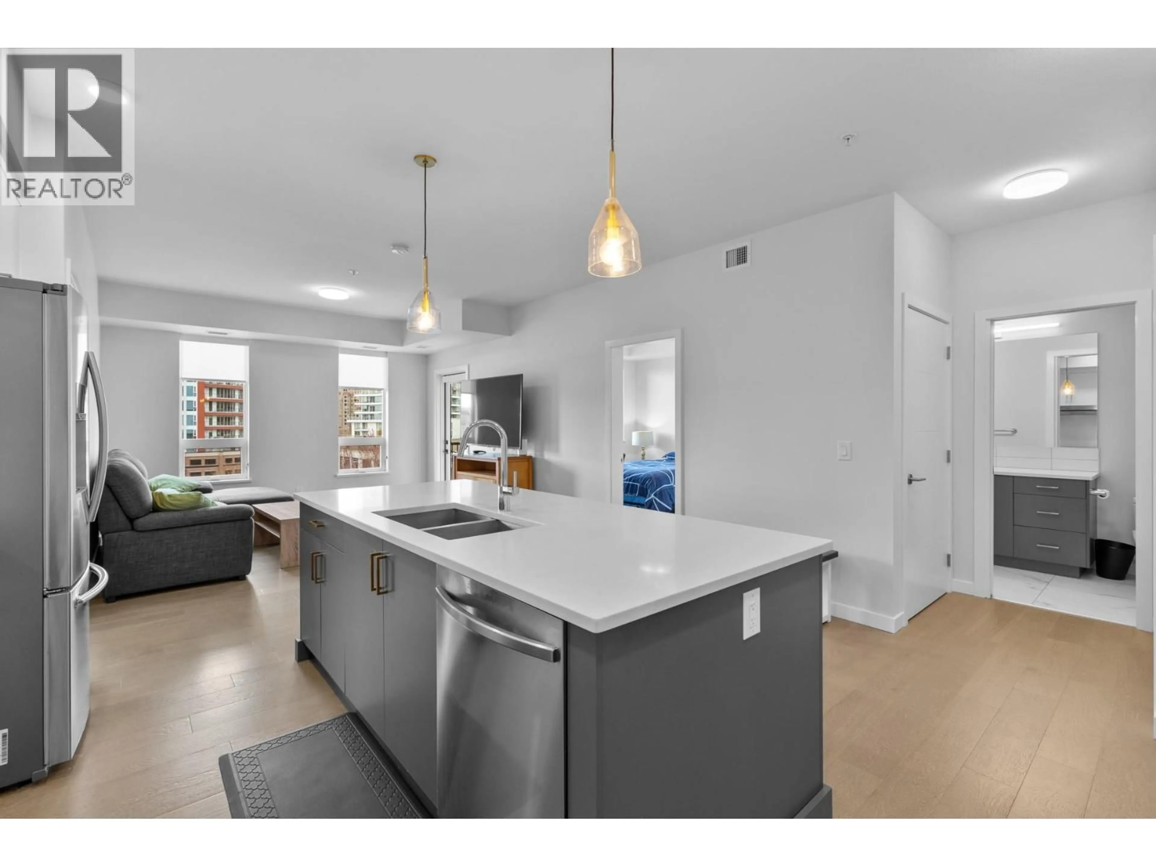 Open concept kitchen, unknown for 509 - 1215 ST. PAUL STREET, Kelowna British Columbia V1Y2C7