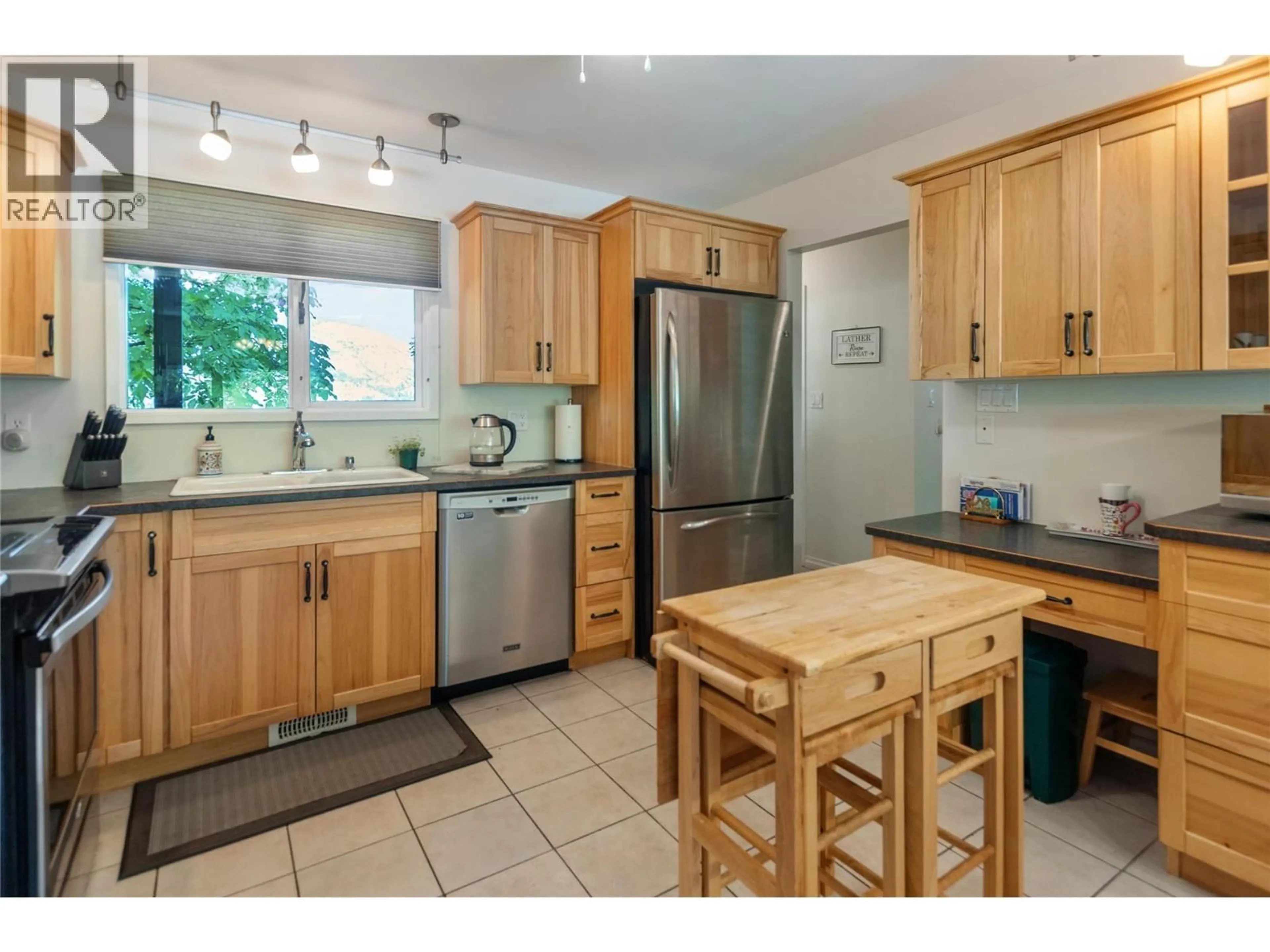 Standard kitchen, unknown for 3575 VALLEYVIEW ROAD, Penticton British Columbia V2A8W9