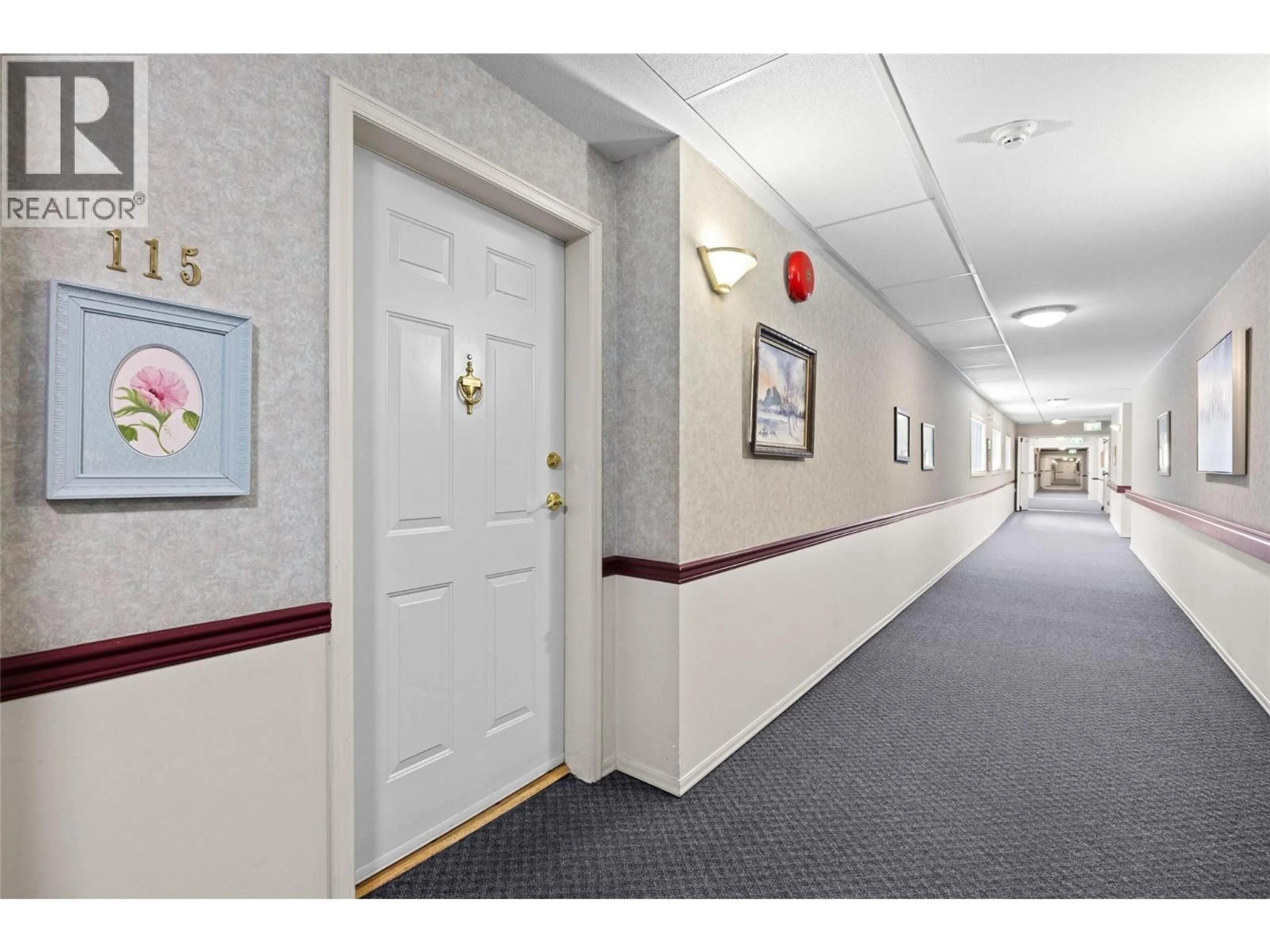 Indoor foyer for 115 - 877 KLO ROAD, Kelowna British Columbia V1Y9R1