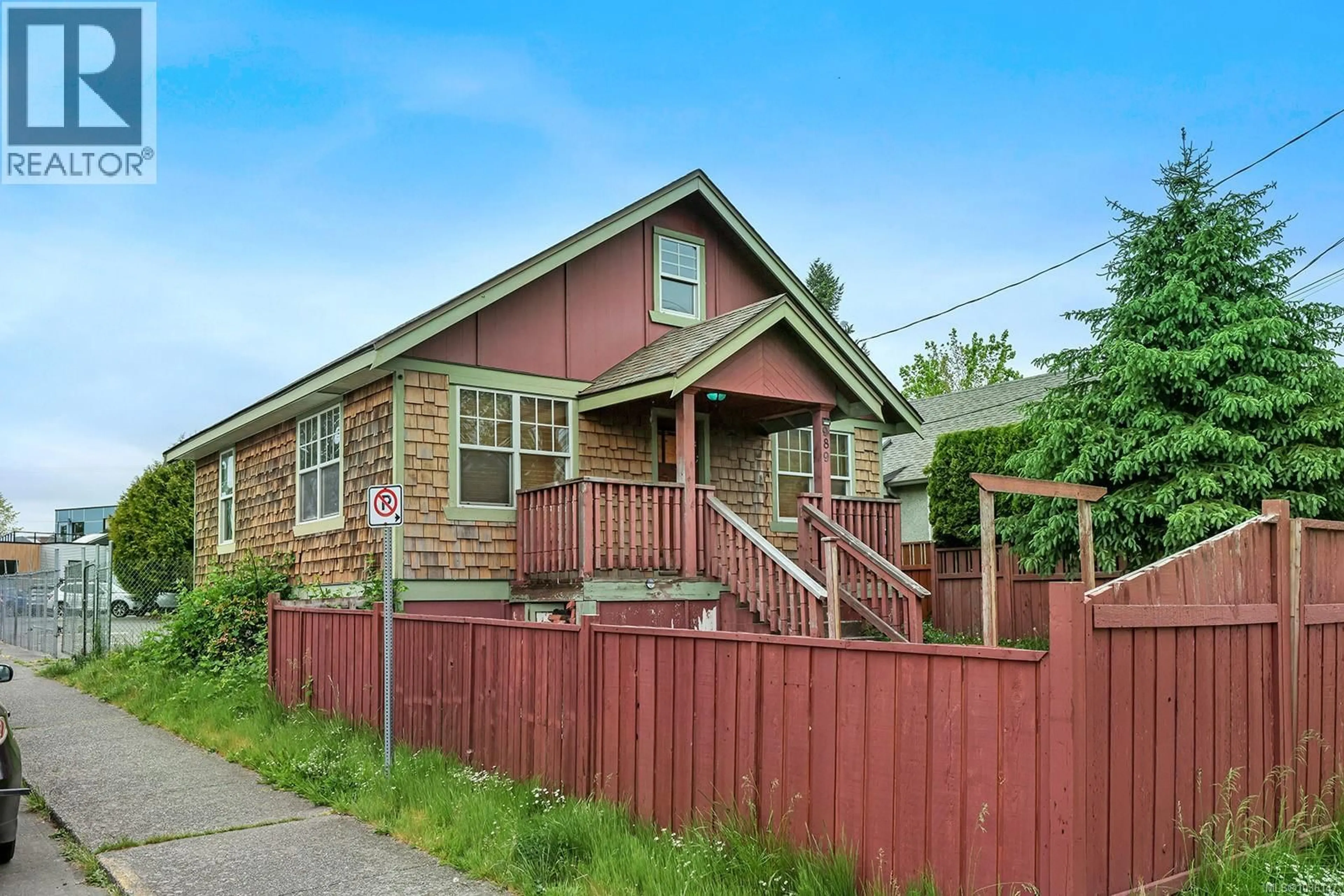 Home with brick exterior material, street for 989 FITZGERALD AVENUE, Courtenay British Columbia V9N2R6