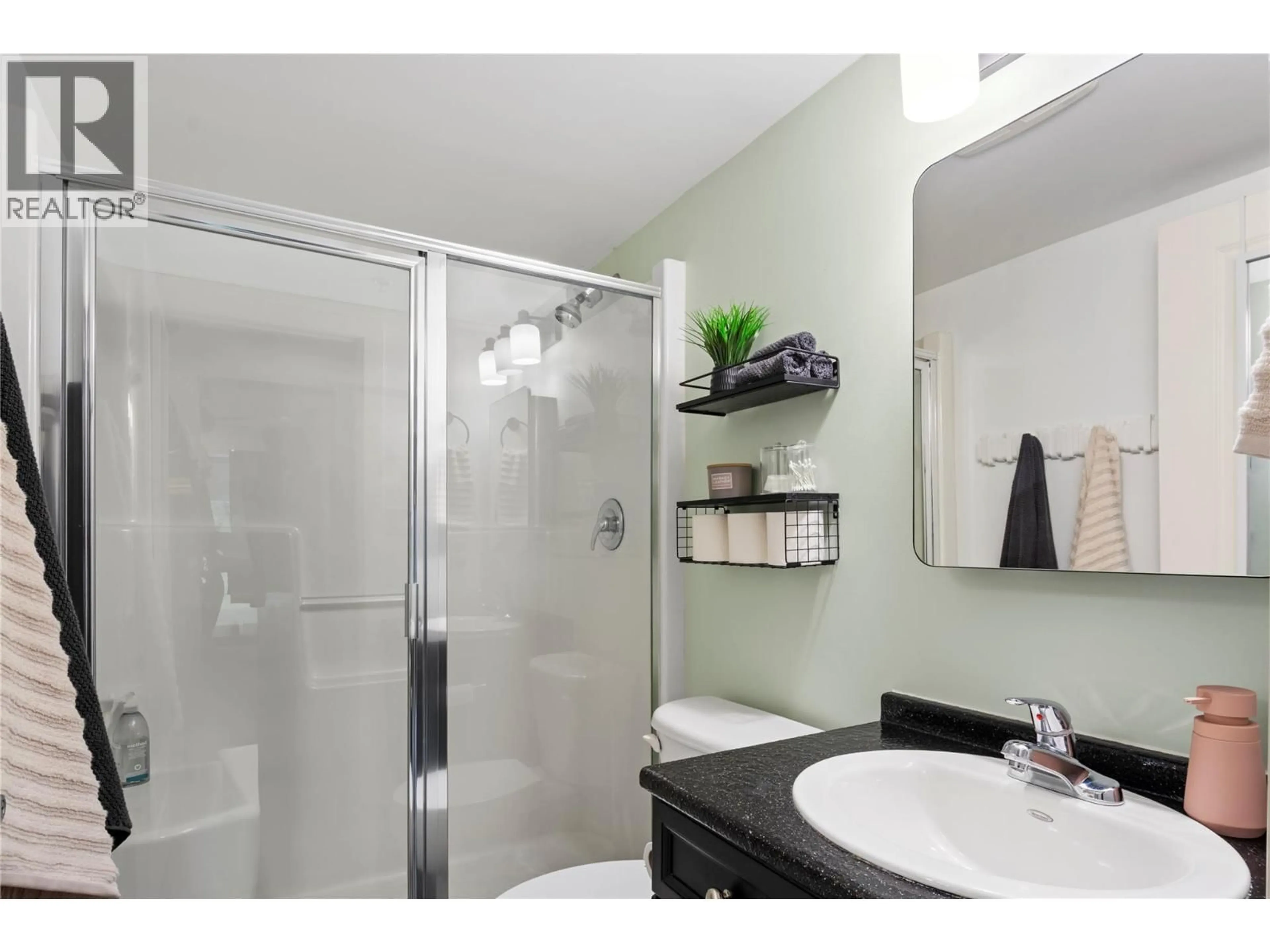 Standard bathroom, ceramic/tile floor for 309 - 256 HASTINGS AVENUE, Penticton British Columbia V2A5Z7