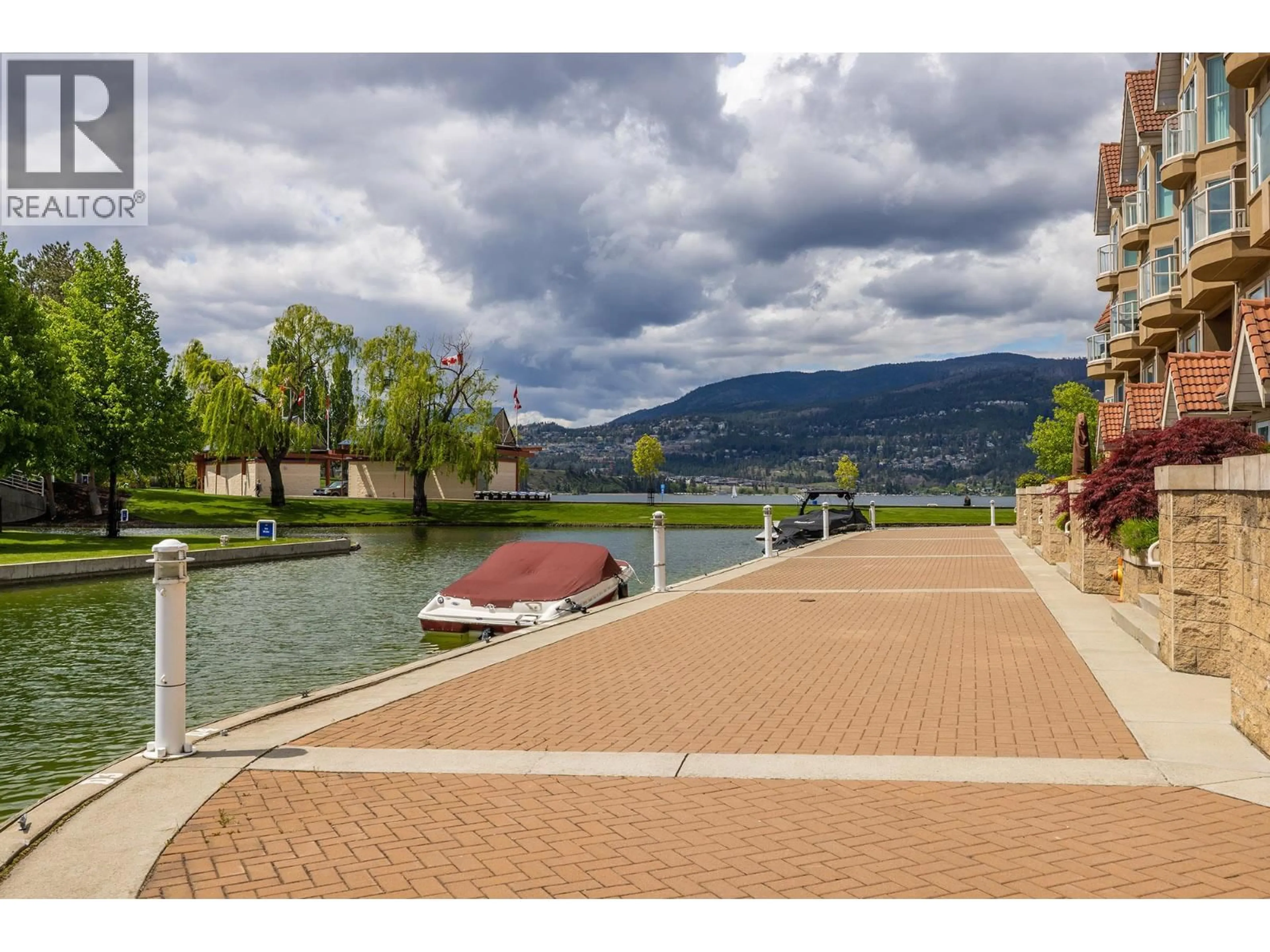 Patio, water/lake/river/ocean view for 1601 - 1152 SUNSET DRIVE, Kelowna British Columbia V1Y9R7