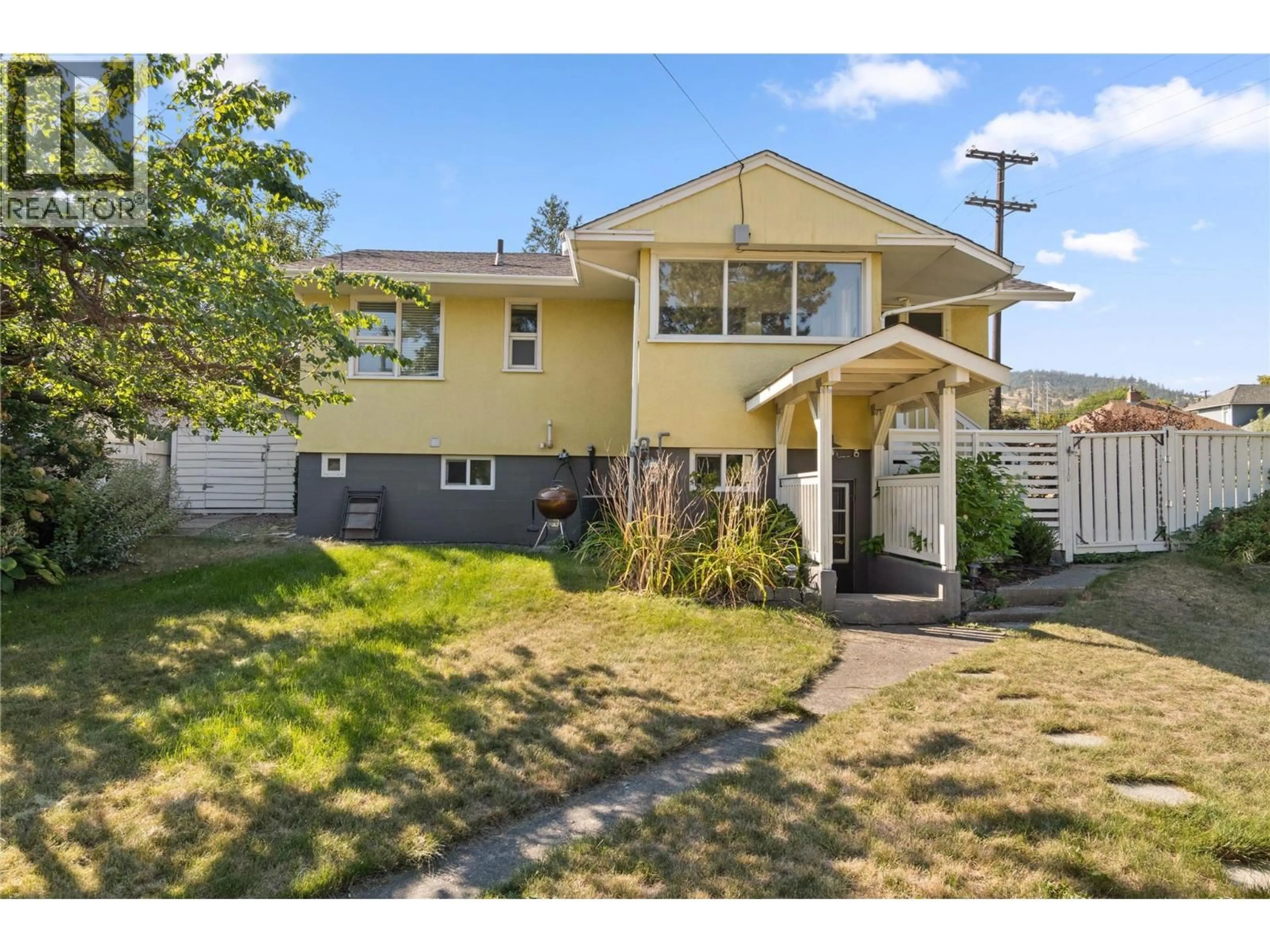 Home with vinyl exterior material, street for 1308 DOMINION CRESCENT, Kamloops British Columbia V2C2X1
