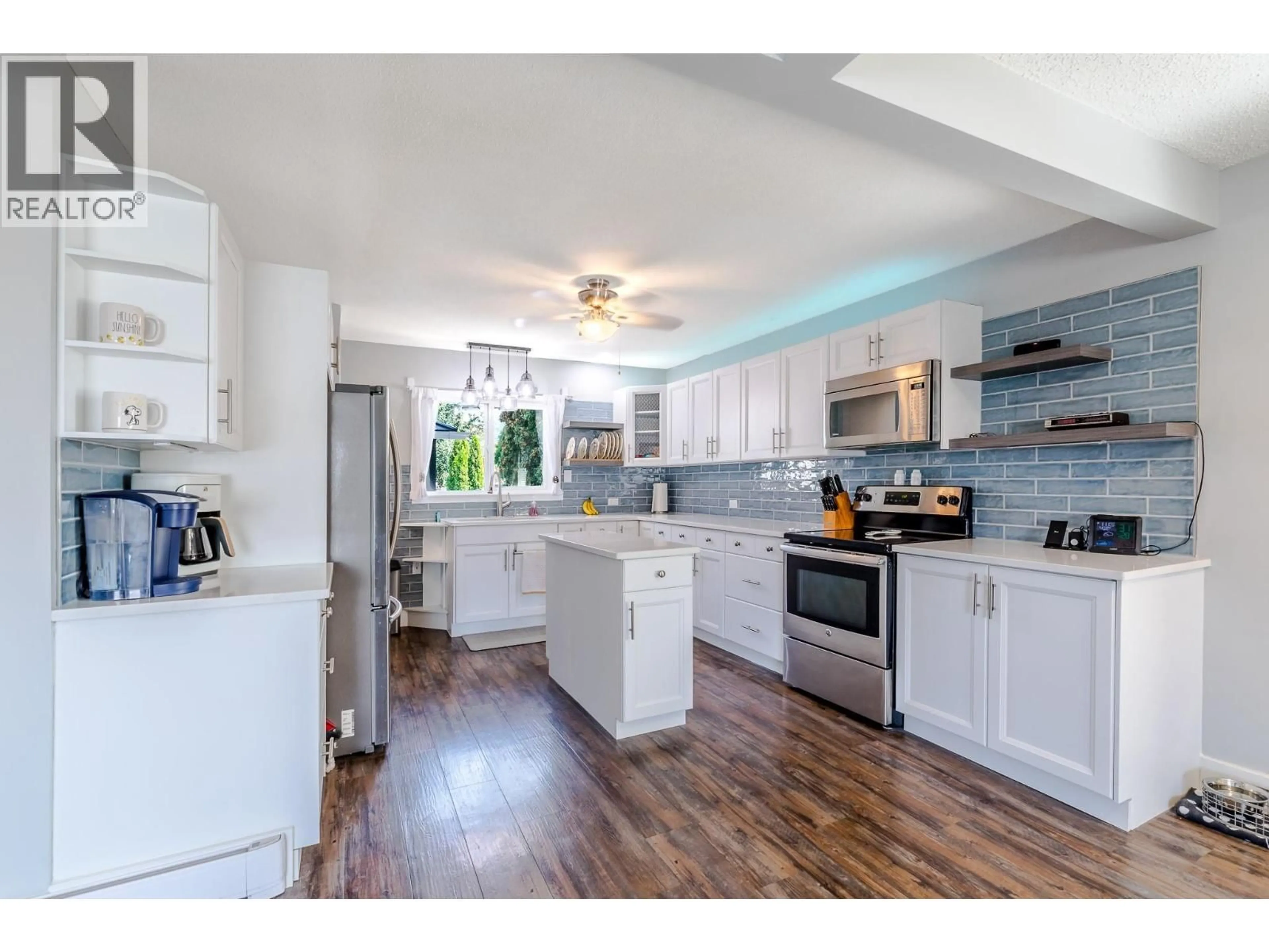 Open concept kitchen, unknown for 1752 FAIRFORD DRIVE, Penticton British Columbia V2A6C8
