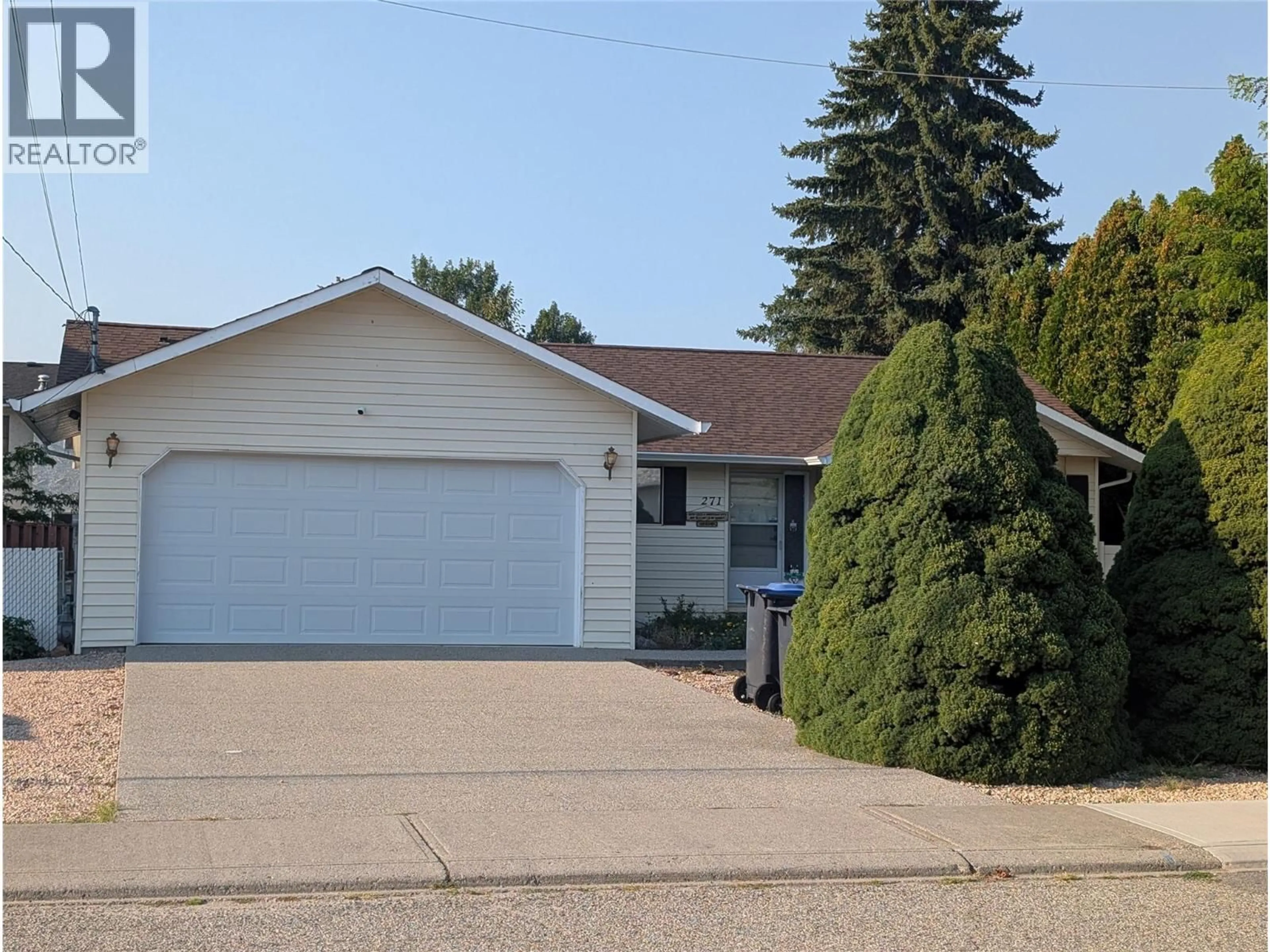 Home with vinyl exterior material, street for 271 BRANDON AVENUE, Penticton British Columbia V2A2V6