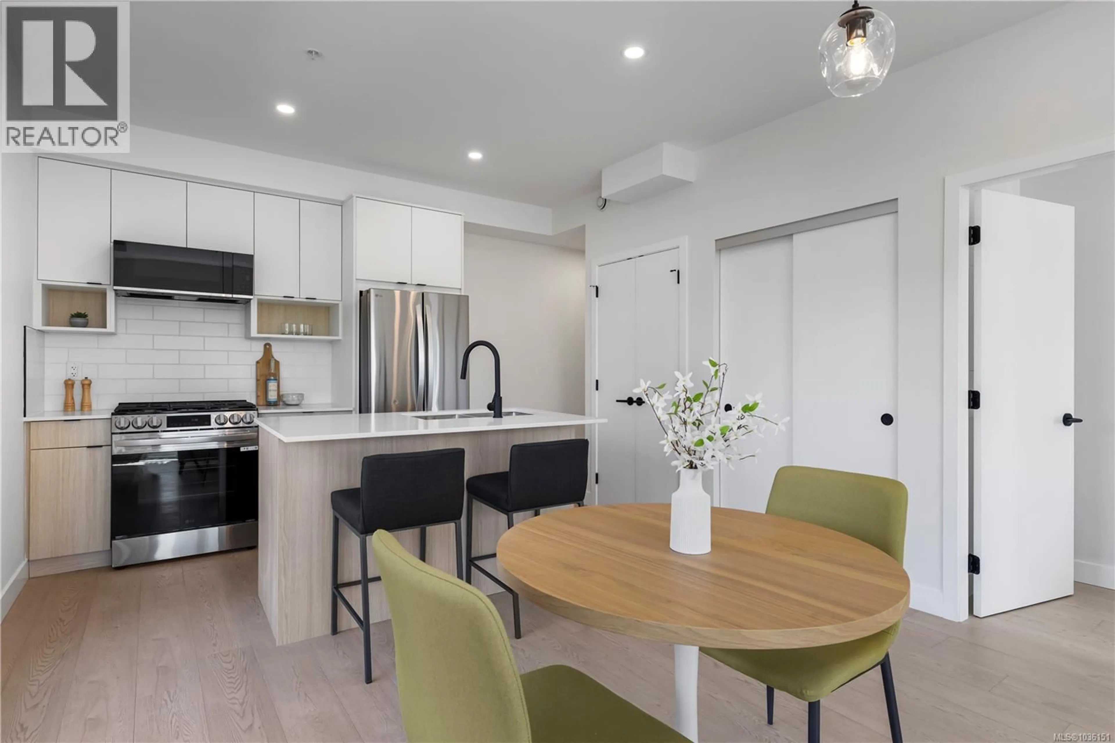 Open concept kitchen, unknown for 421 - 2629 MILLSTREAM ROAD, Langford British Columbia V9B3R8