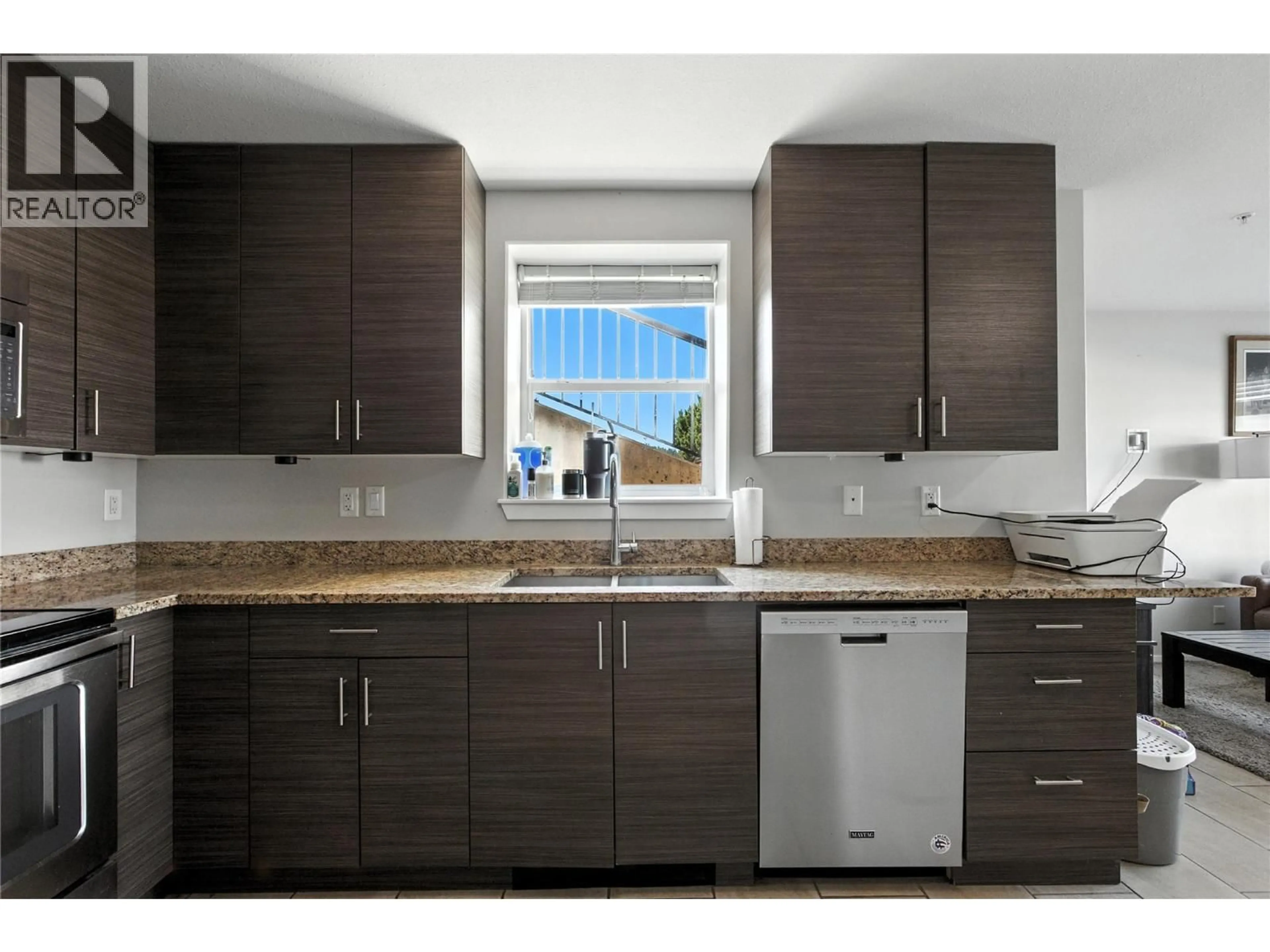 Standard kitchen, wood/laminate floor for 216 - 1200 HARRISON PLACE, Kamloops British Columbia V1S1M1