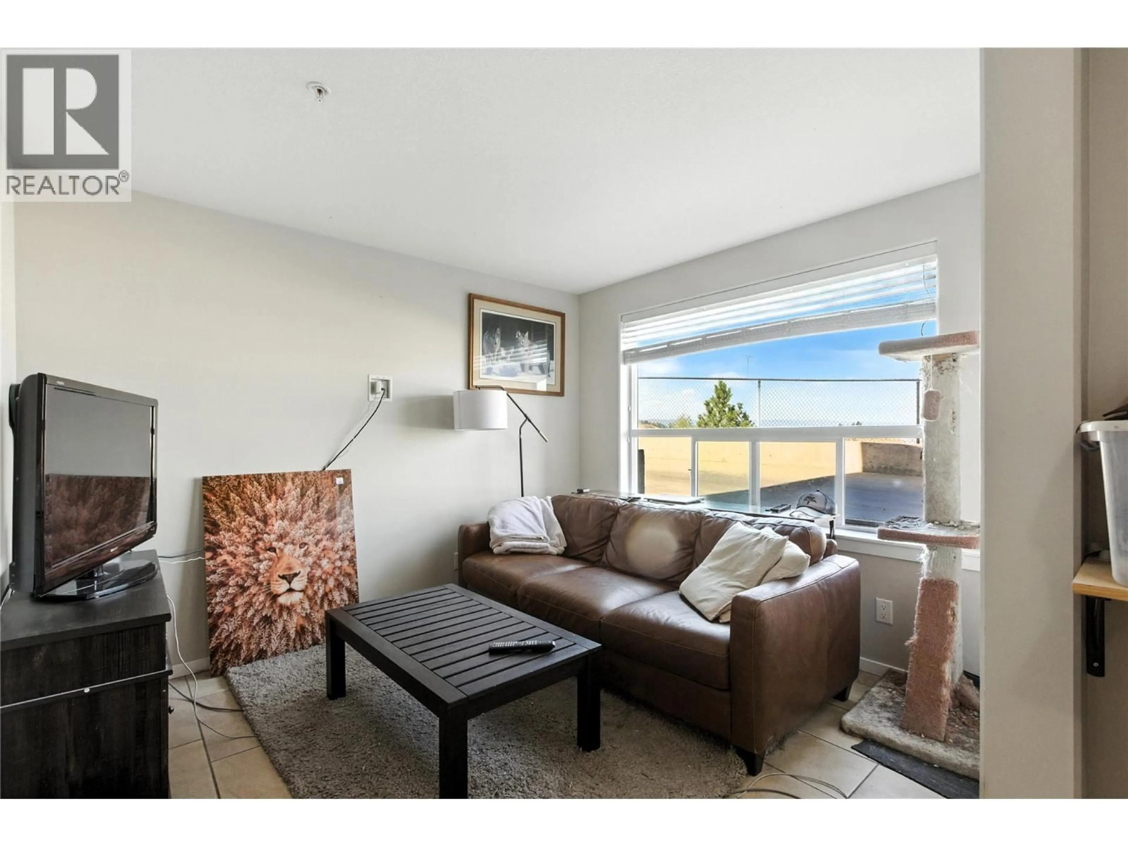 Living room with furniture, unknown for 216 - 1200 HARRISON PLACE, Kamloops British Columbia V1S1M1