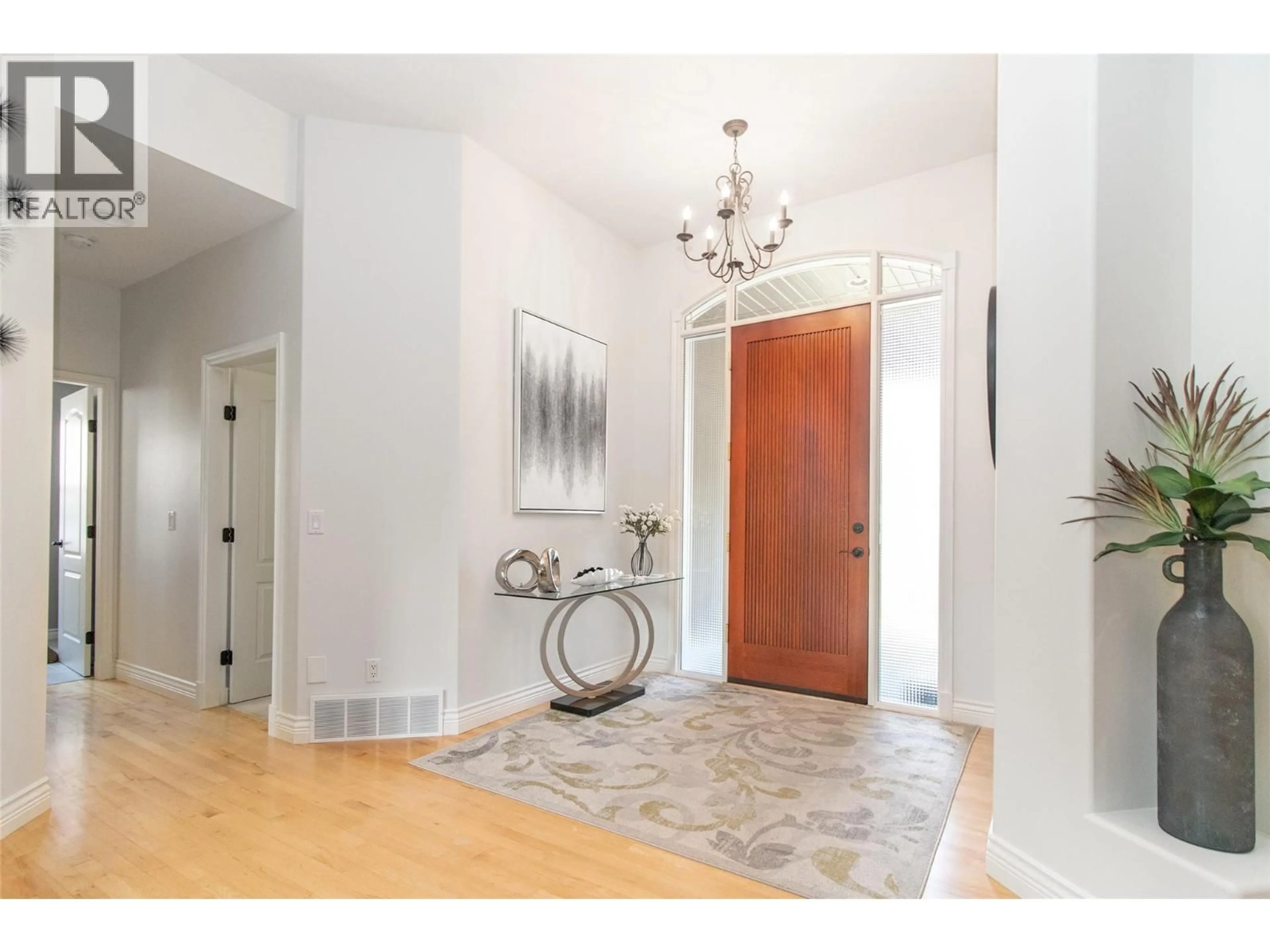 Indoor entryway for 3349 LARKSPUR COURT, Kelowna British Columbia V1W4S7