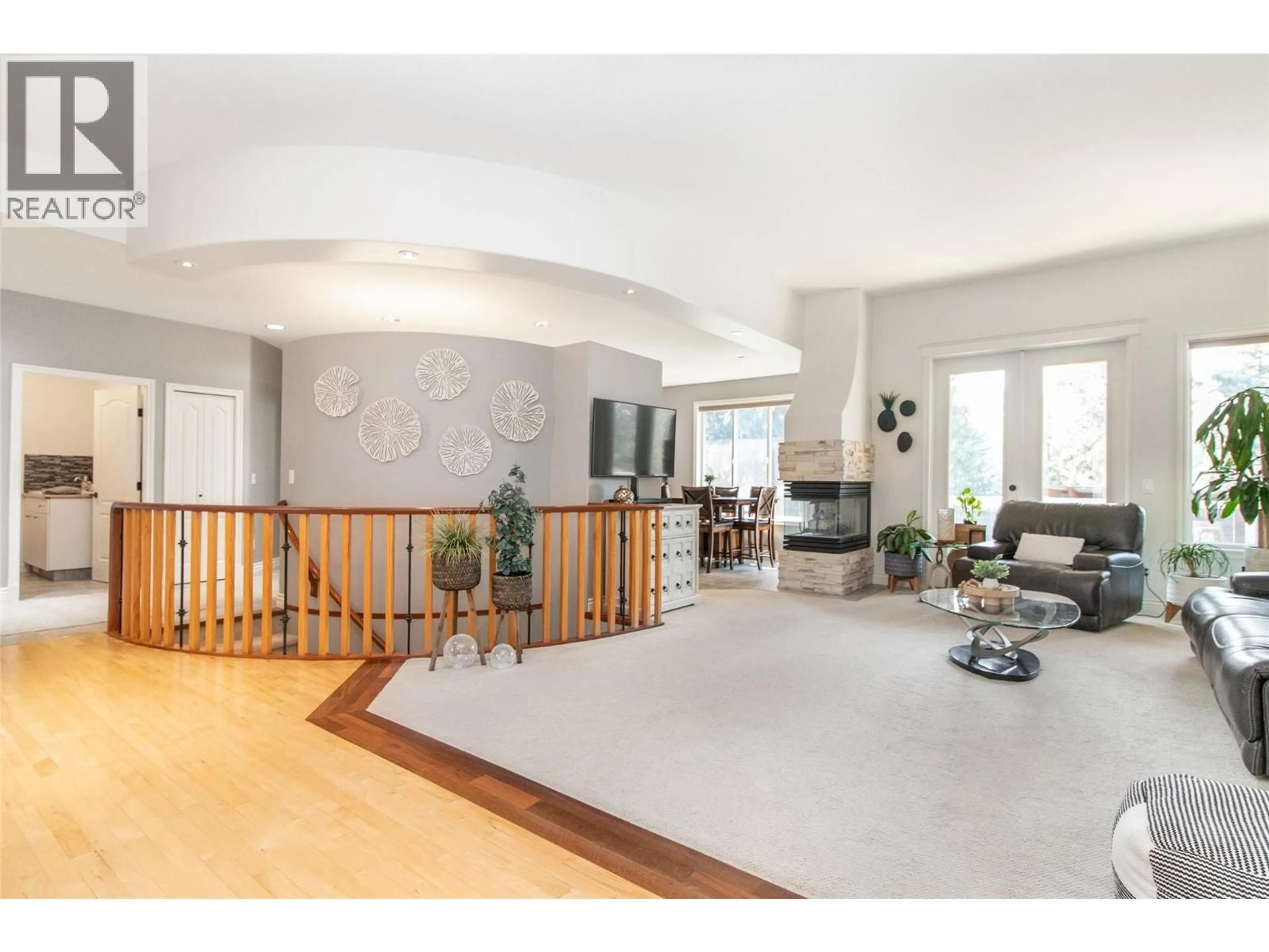 Indoor foyer for 3349 LARKSPUR COURT, Kelowna British Columbia V1W4S7