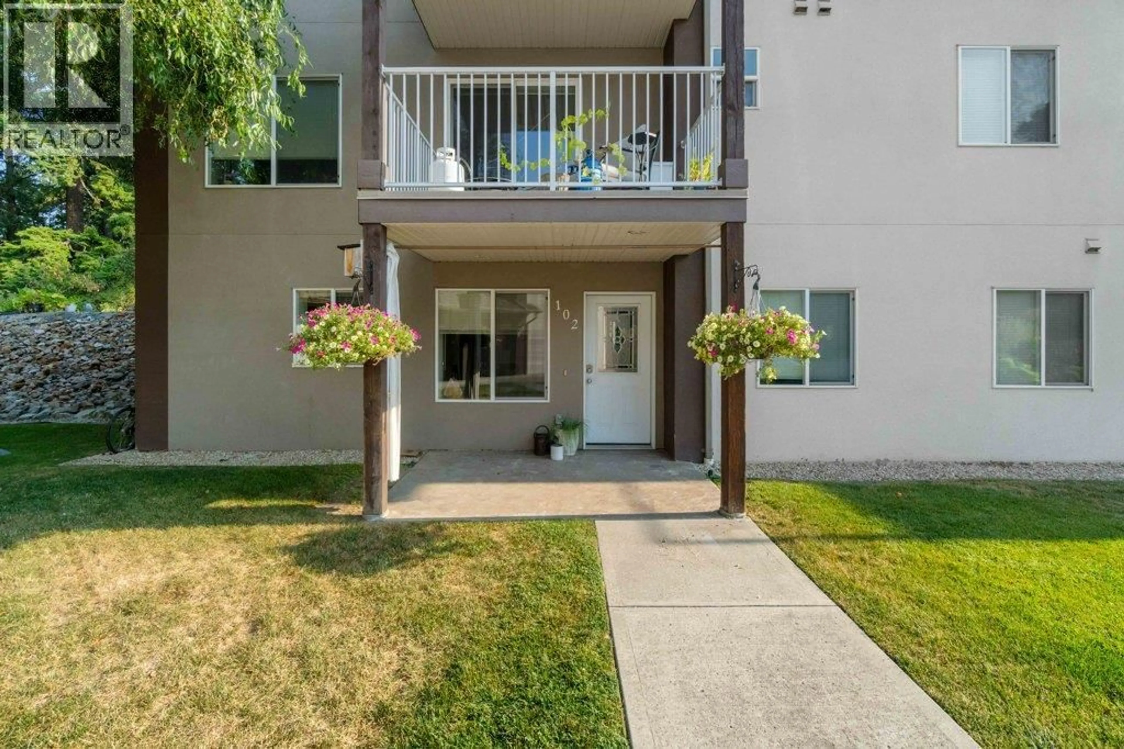 Patio, street for 102 - 1449 1 AVENUE NORTHEAST, Salmon Arm British Columbia V1E0C4
