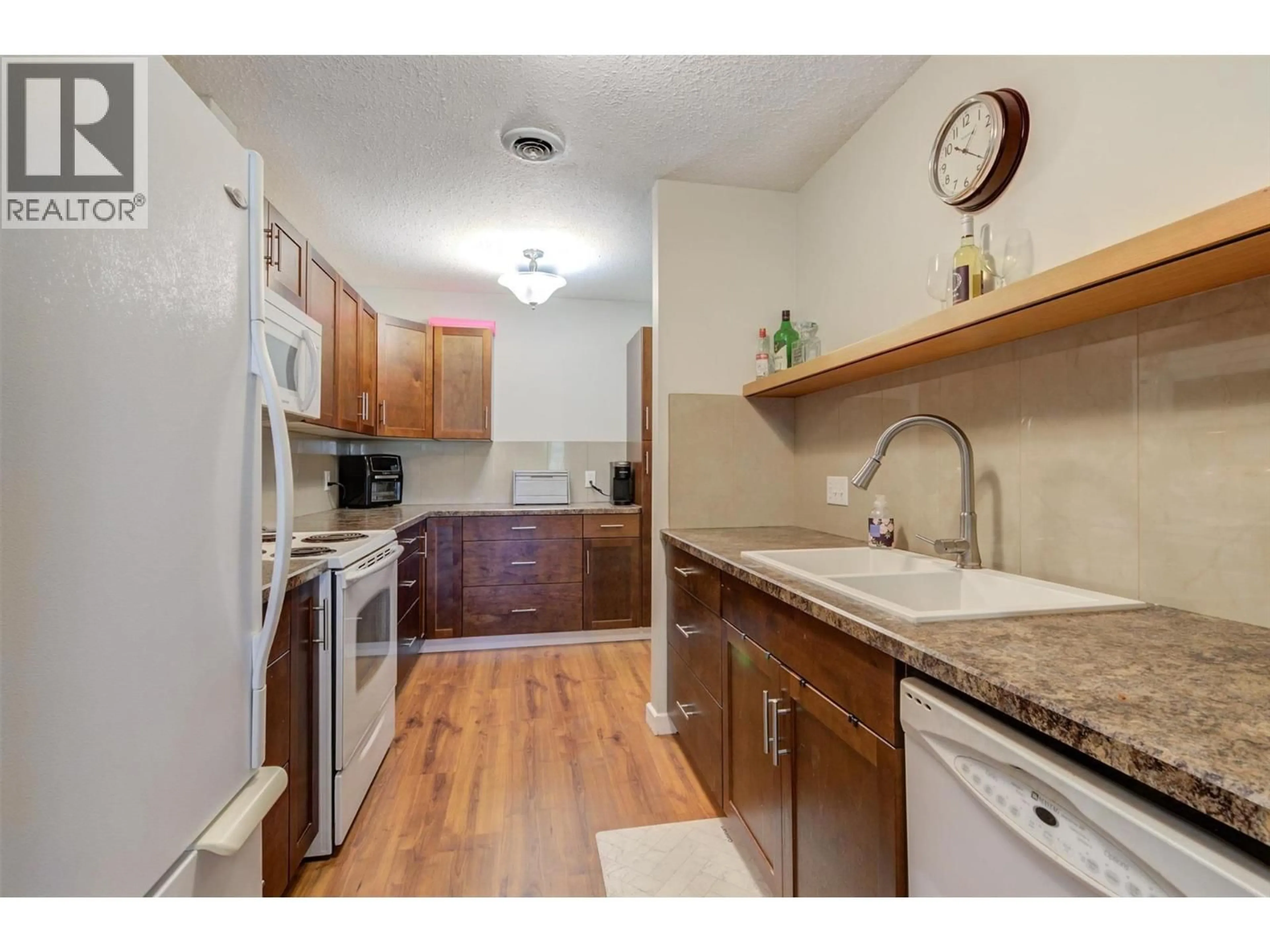 Standard kitchen, unknown for #333 - 1665 UFTON COURT, Kelowna British Columbia V1Y8G7