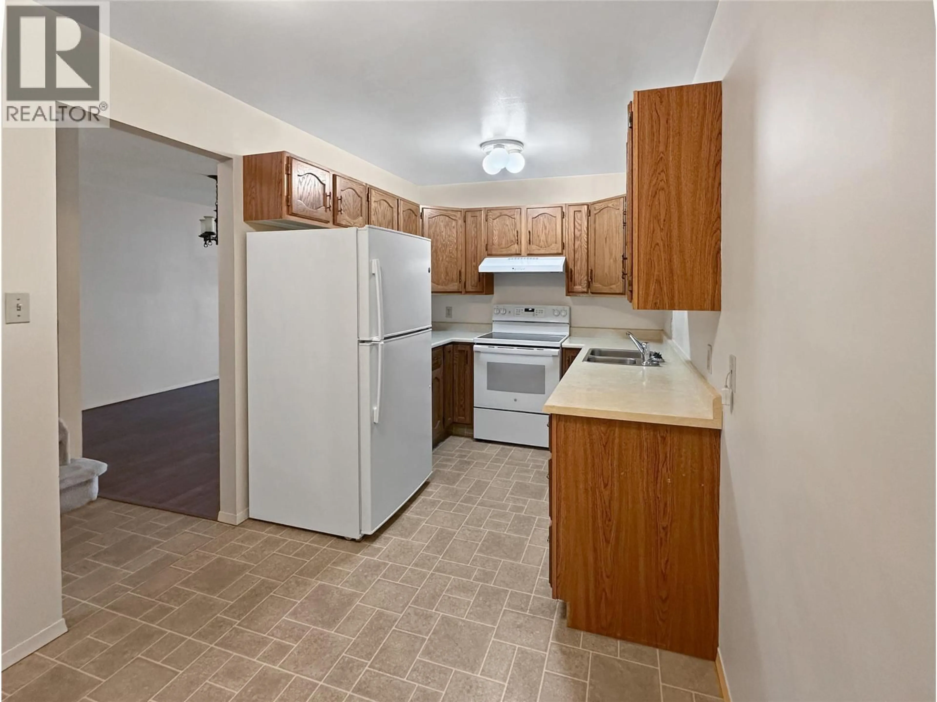 Standard kitchen, unknown for 515 20TH AVENUE SOUTH, Cranbrook British Columbia V1C5X7