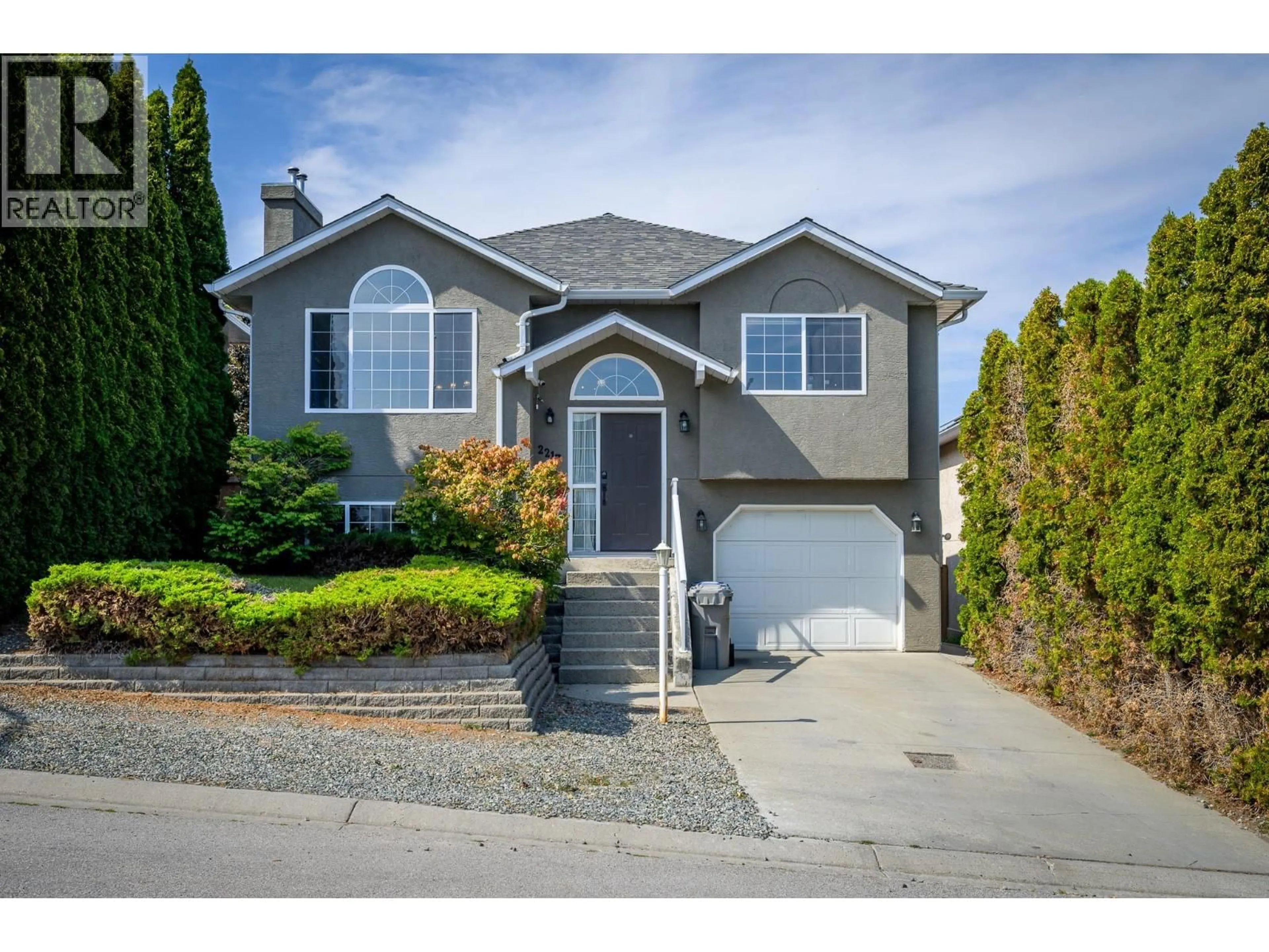 Home with vinyl exterior material, street for 2217 TURNBERRY PLACE, Kamloops British Columbia V1S1S7