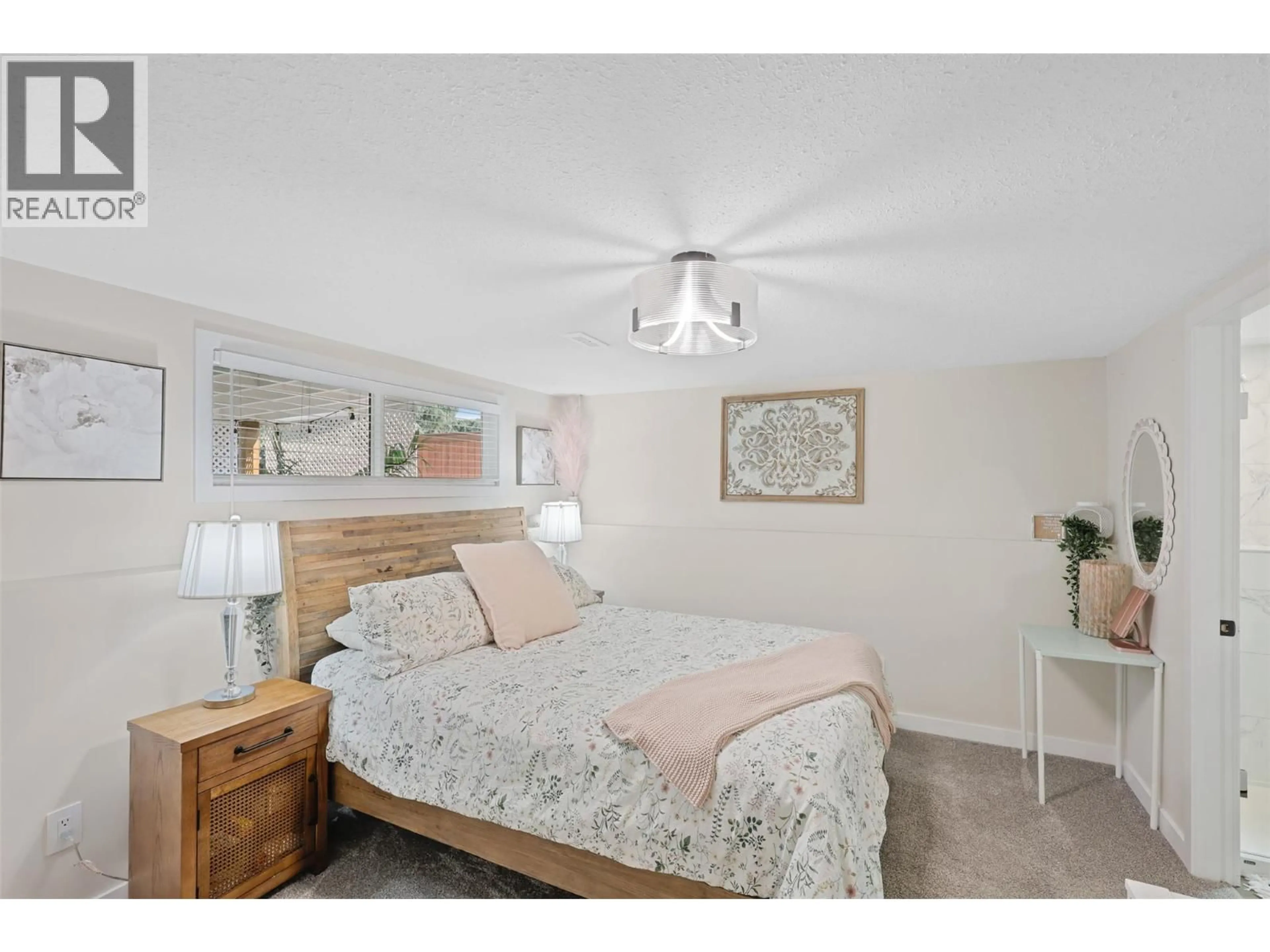 Bedroom with bed, unknown for 498 GARIBALDI DRIVE, Kamloops British Columbia V2E2A9