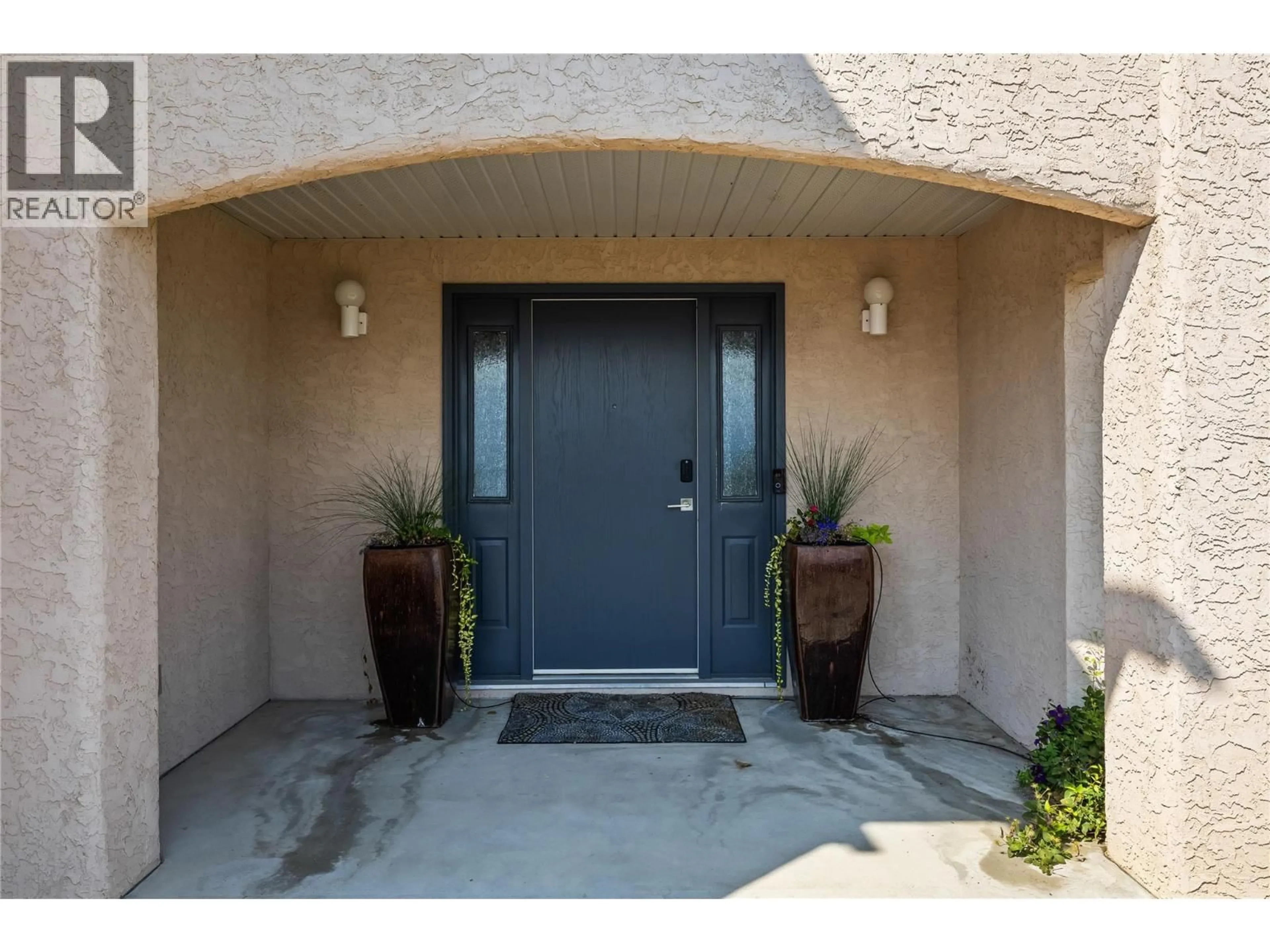 Indoor entryway for 1546 GOLDEN VIEW DRIVE, West Kelowna British Columbia V4T1Y7