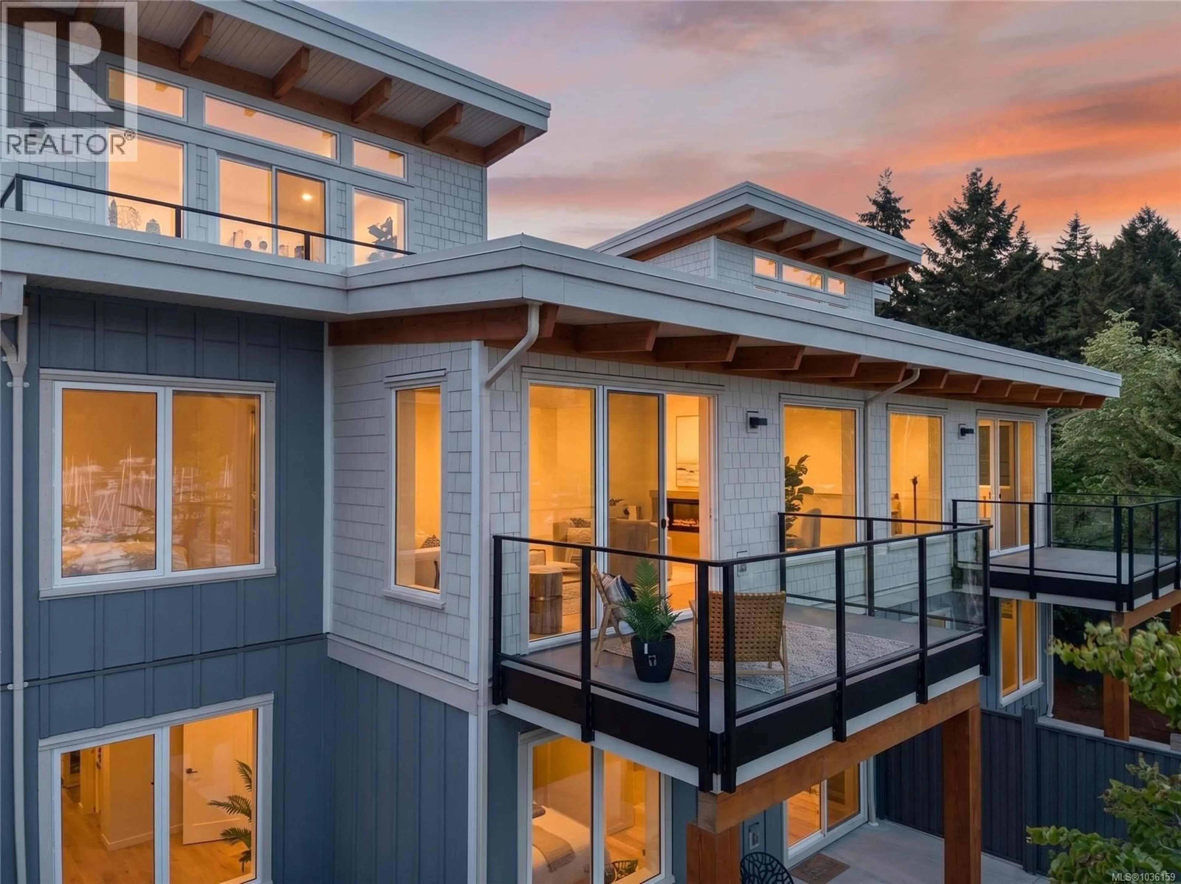 Home with vinyl exterior material, mountain view for 7 - 152 MARINA VIEW DRIVE, Ladysmith British Columbia V9G1K4