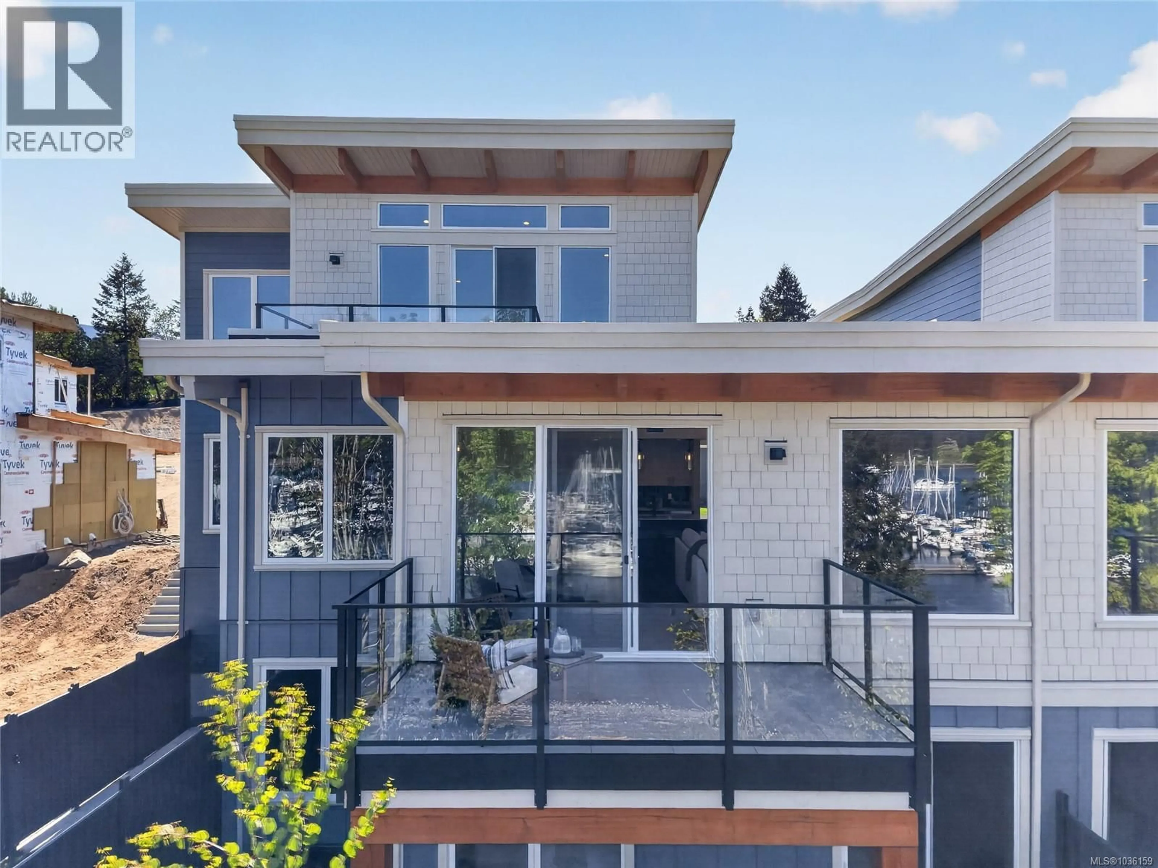Home with vinyl exterior material, street for 7 - 152 MARINA VIEW DRIVE, Ladysmith British Columbia V9G1K4