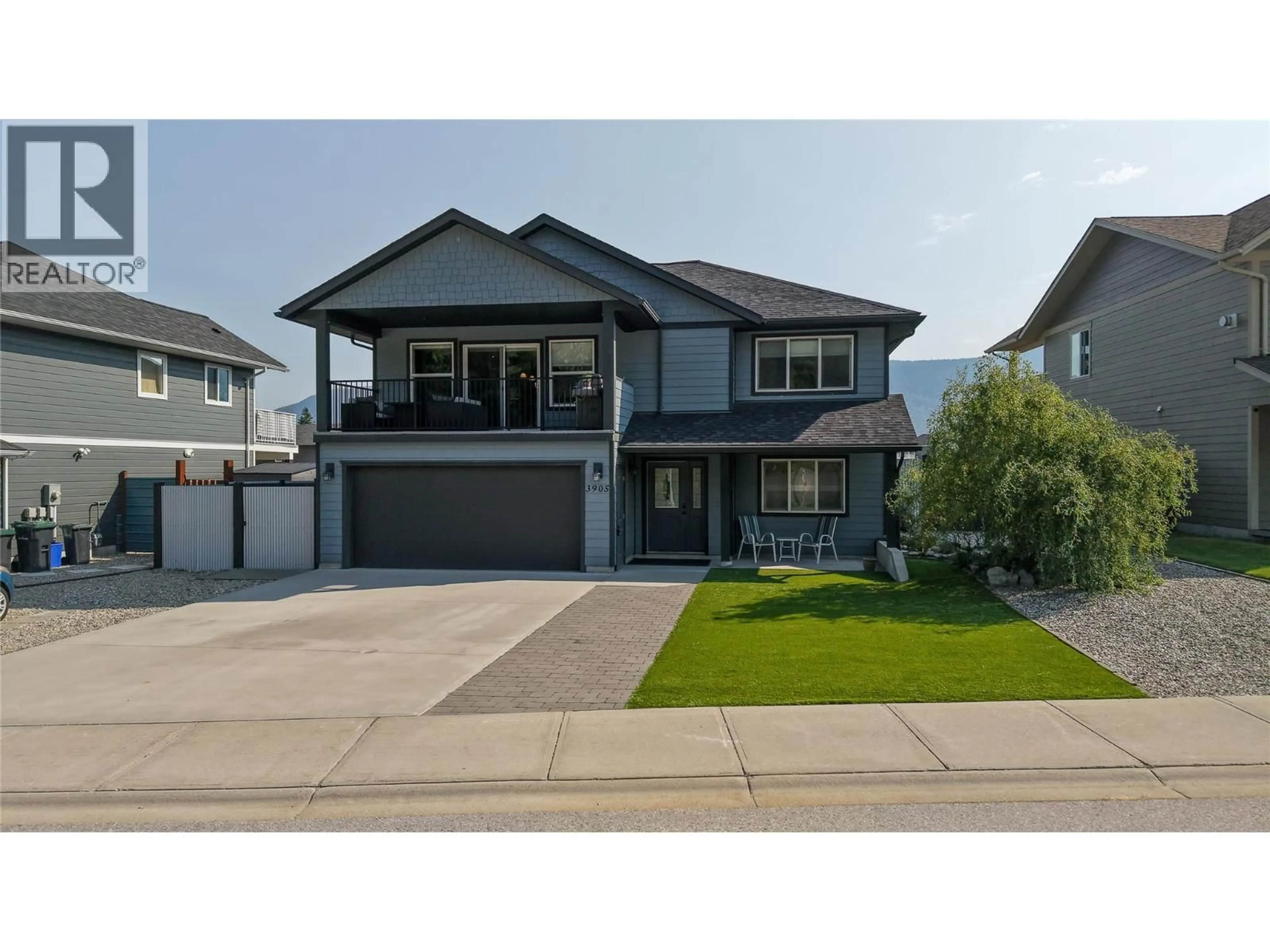 Home with vinyl exterior material, street for 3905 16TH AVENUE, Castlegar British Columbia V1N4X8
