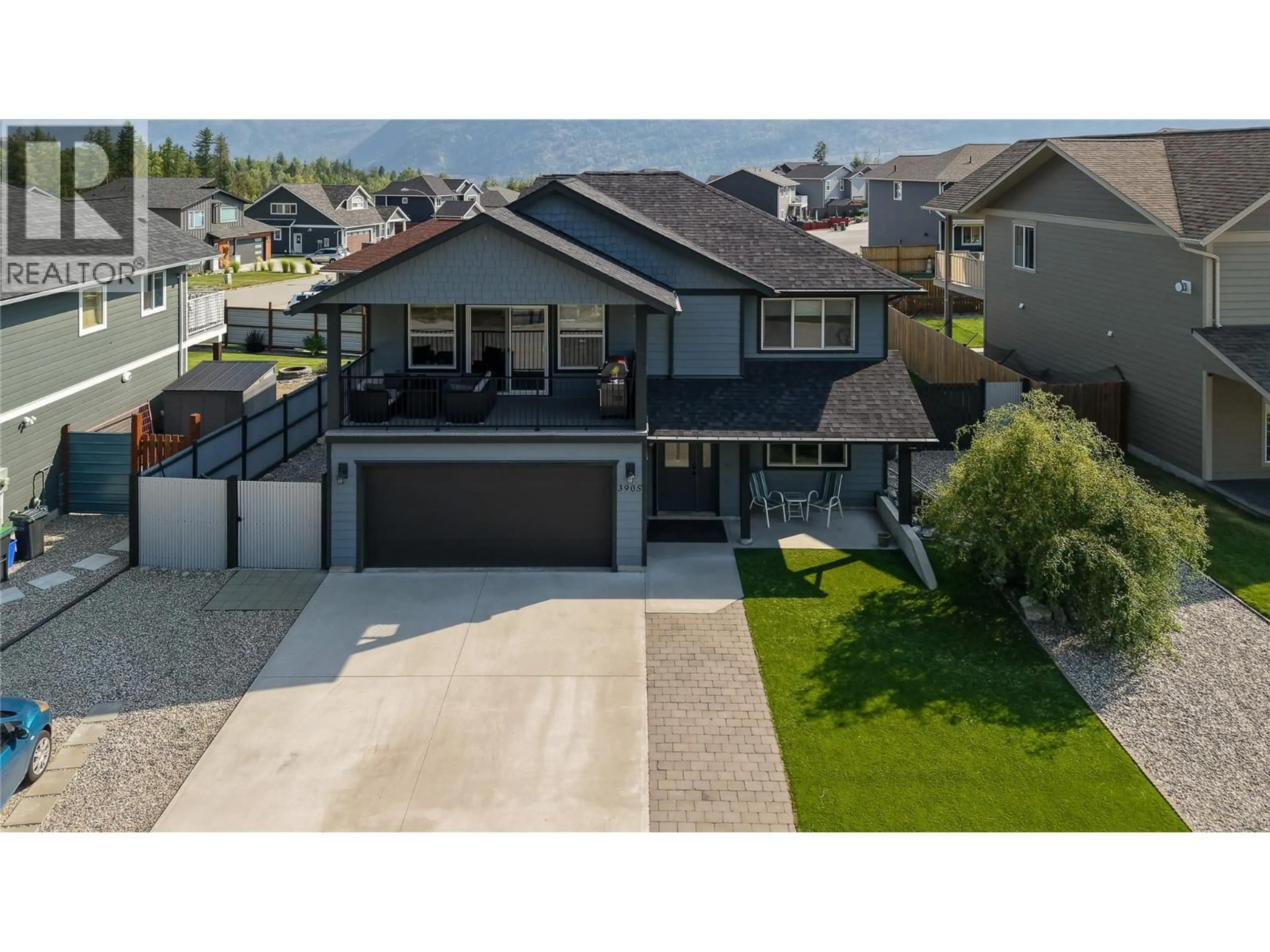 A pic from outside/outdoor area/front of a property/back of a property/a pic from drone, street for 3905 16TH AVENUE, Castlegar British Columbia V1N4X8