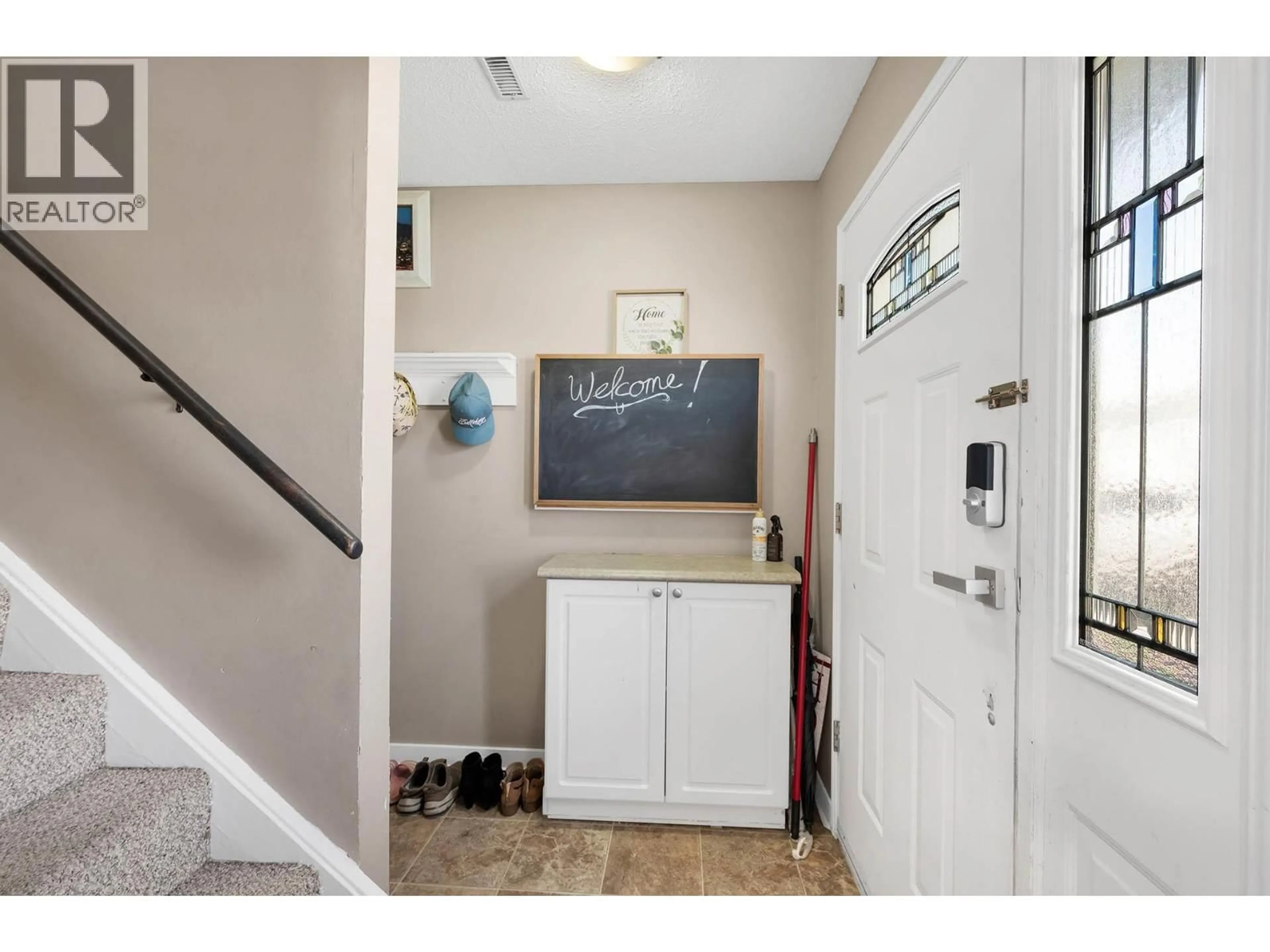 Indoor entryway for 28 - 800 VALHALLA DRIVE, Kamloops British Columbia V2B1R8