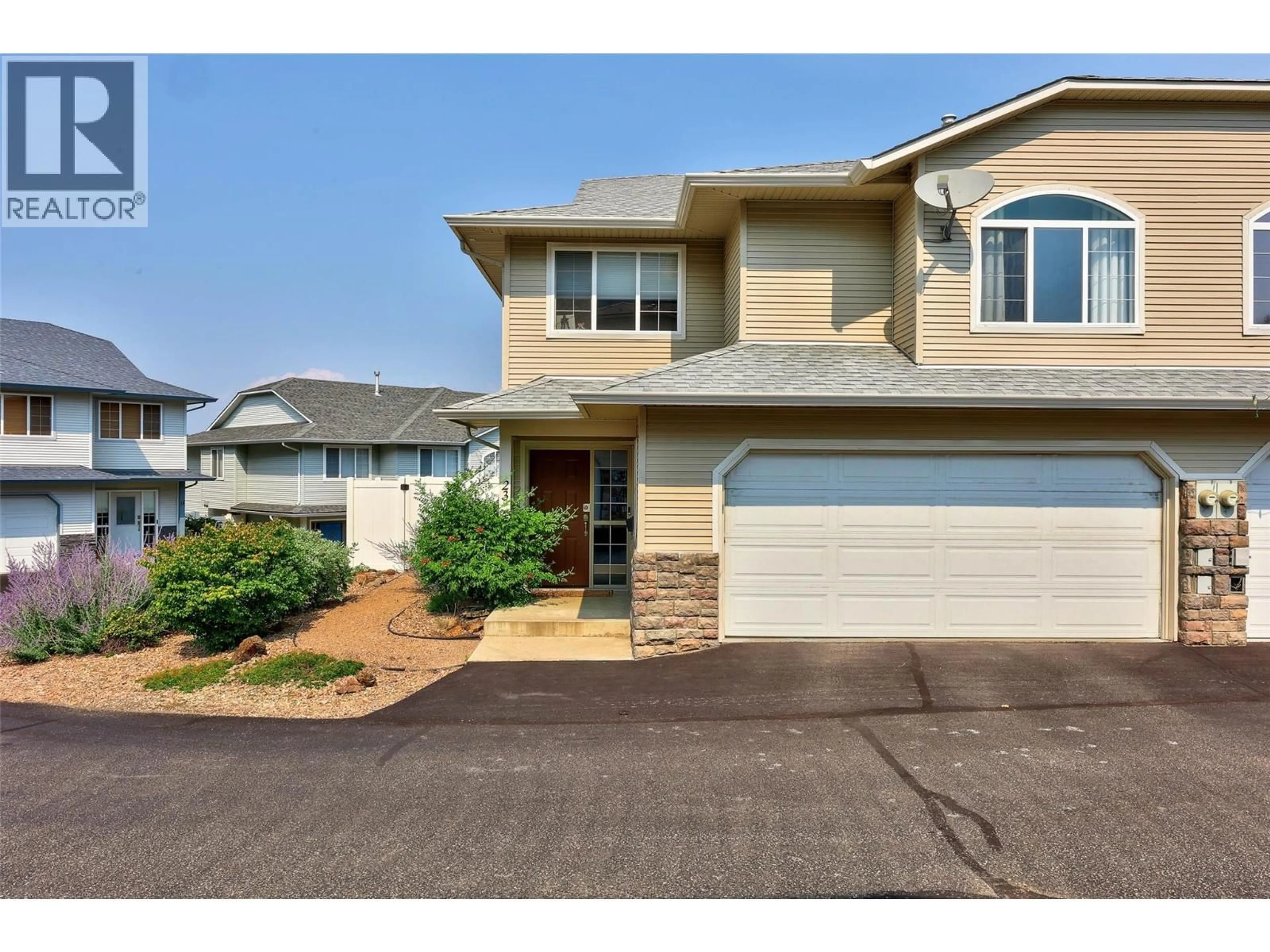 Home with vinyl exterior material, street for 23 - 2210 QU'APPELLE BOULEVARD, Kamloops British Columbia V2E2S4